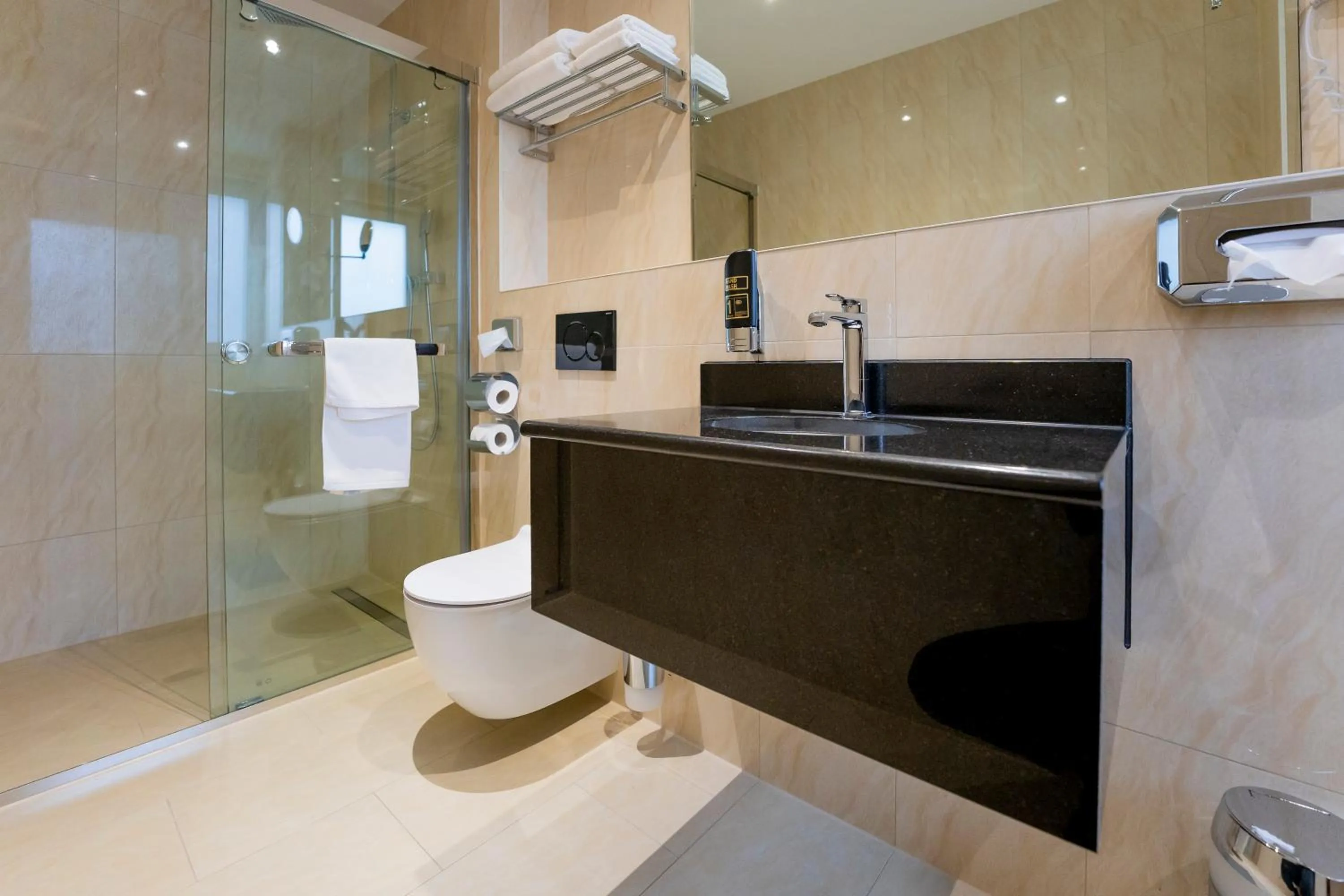 Shower in Palast Hotel