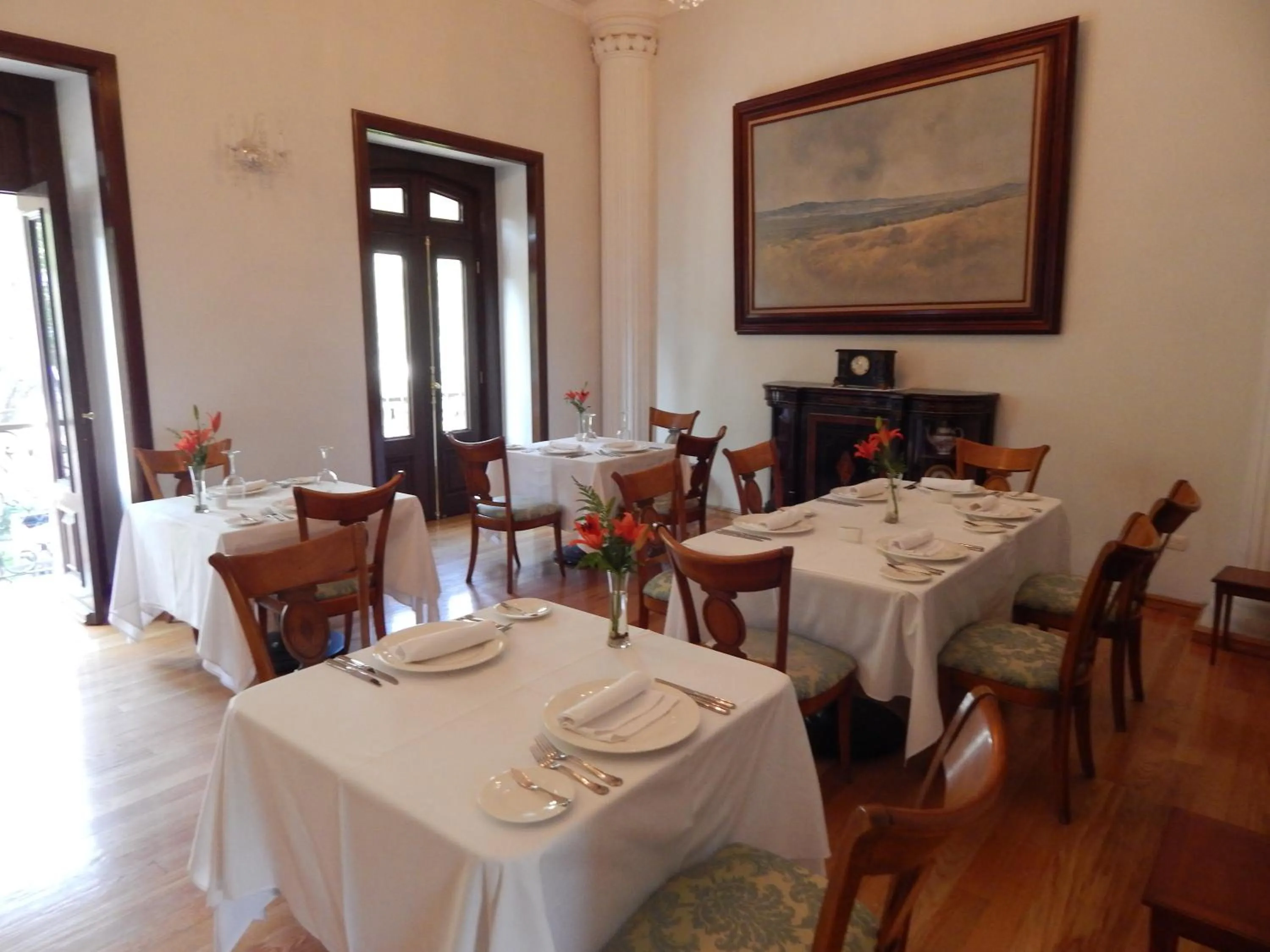 Restaurant/places to eat in Villa Maria Cristina Hotel