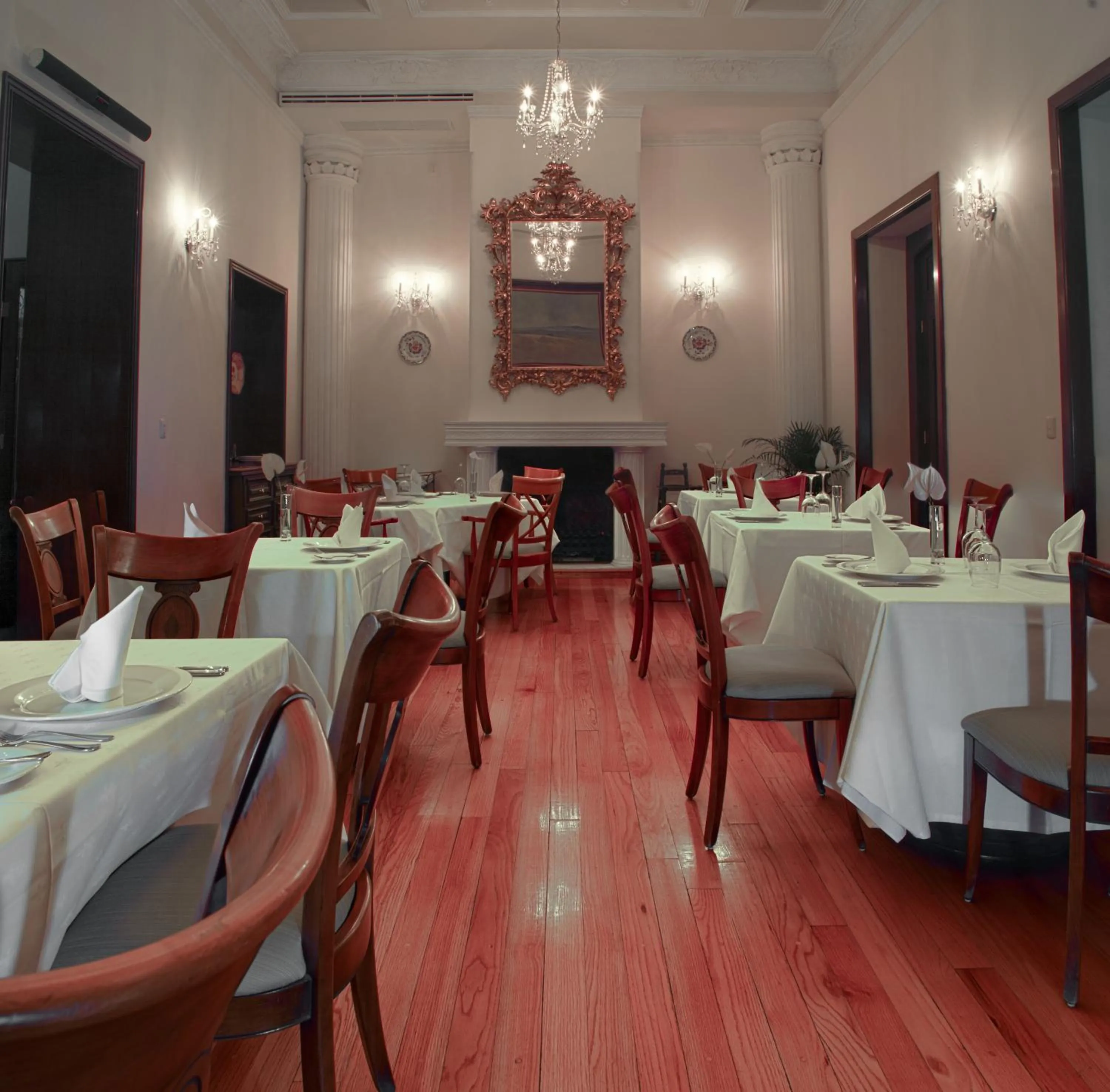Restaurant/places to eat in Villa Maria Cristina Hotel