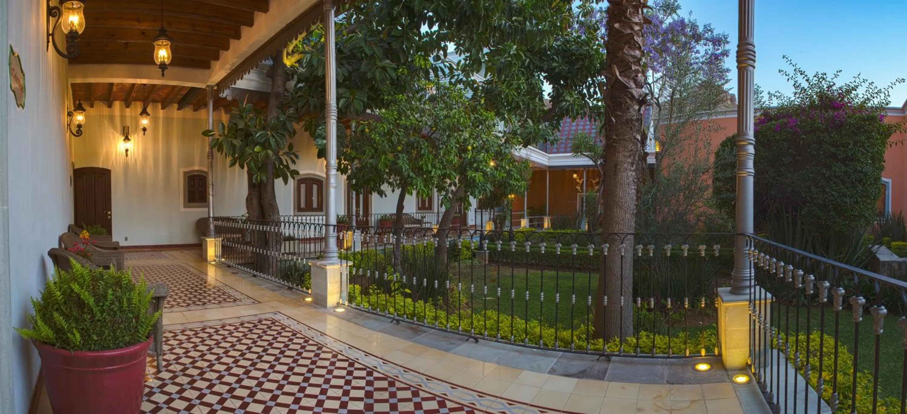 Garden in Villa Maria Cristina Hotel