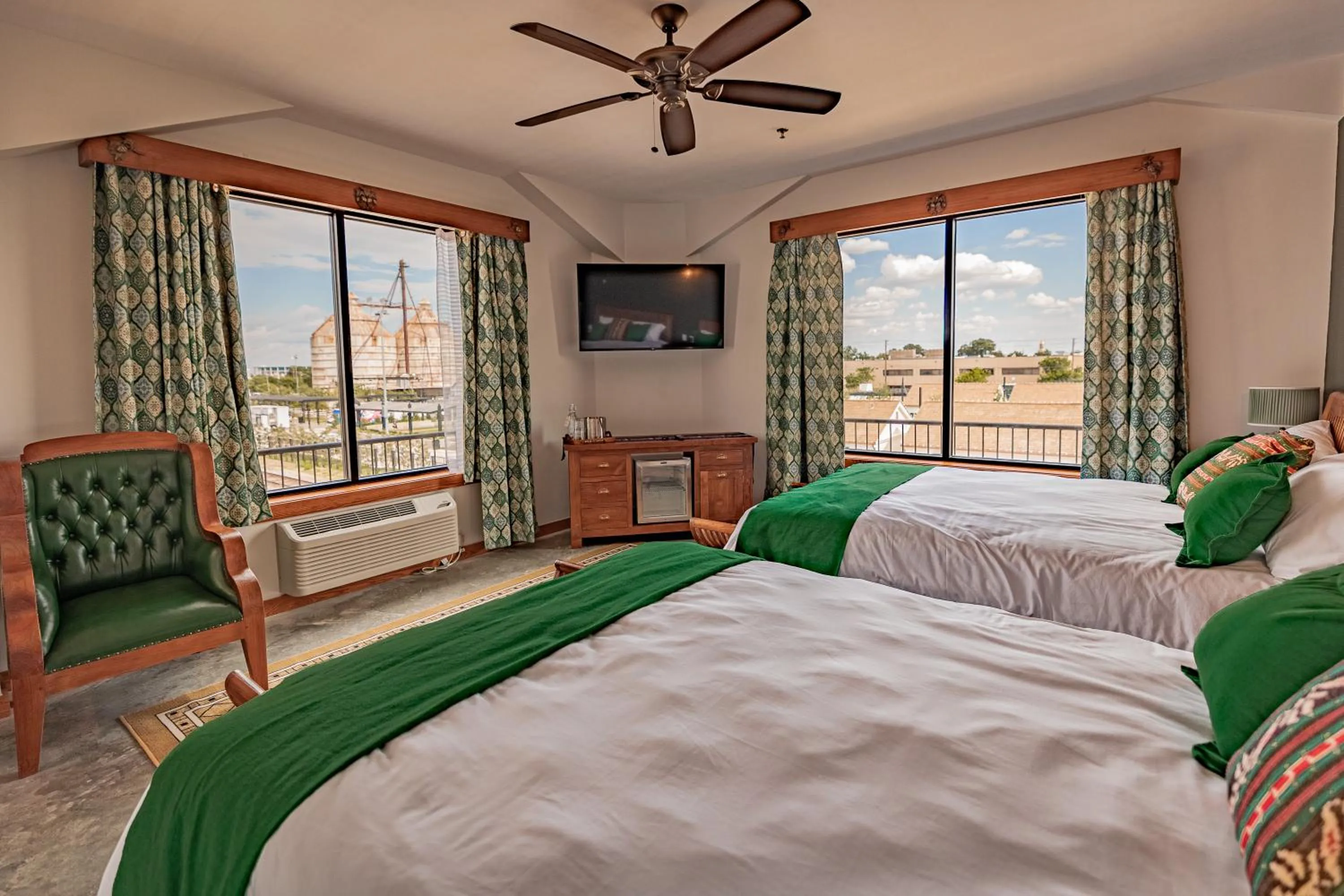 Bedroom, Bed in Pivovar Hotel