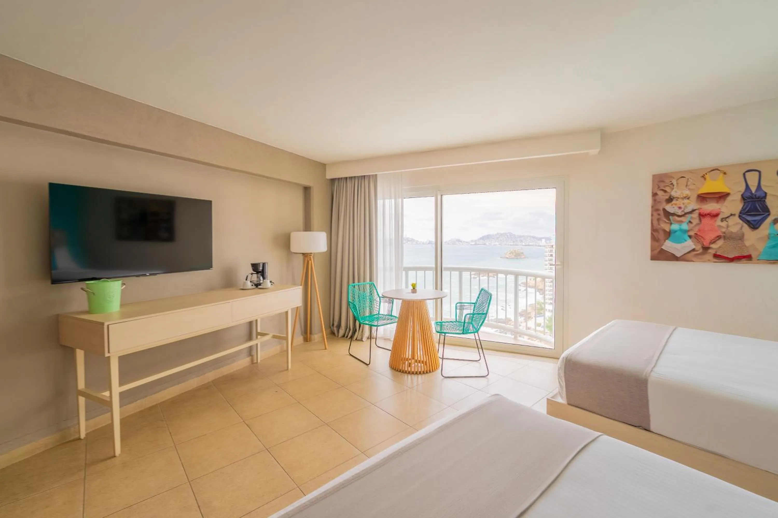 Bed in Hotel Amares Acapulco