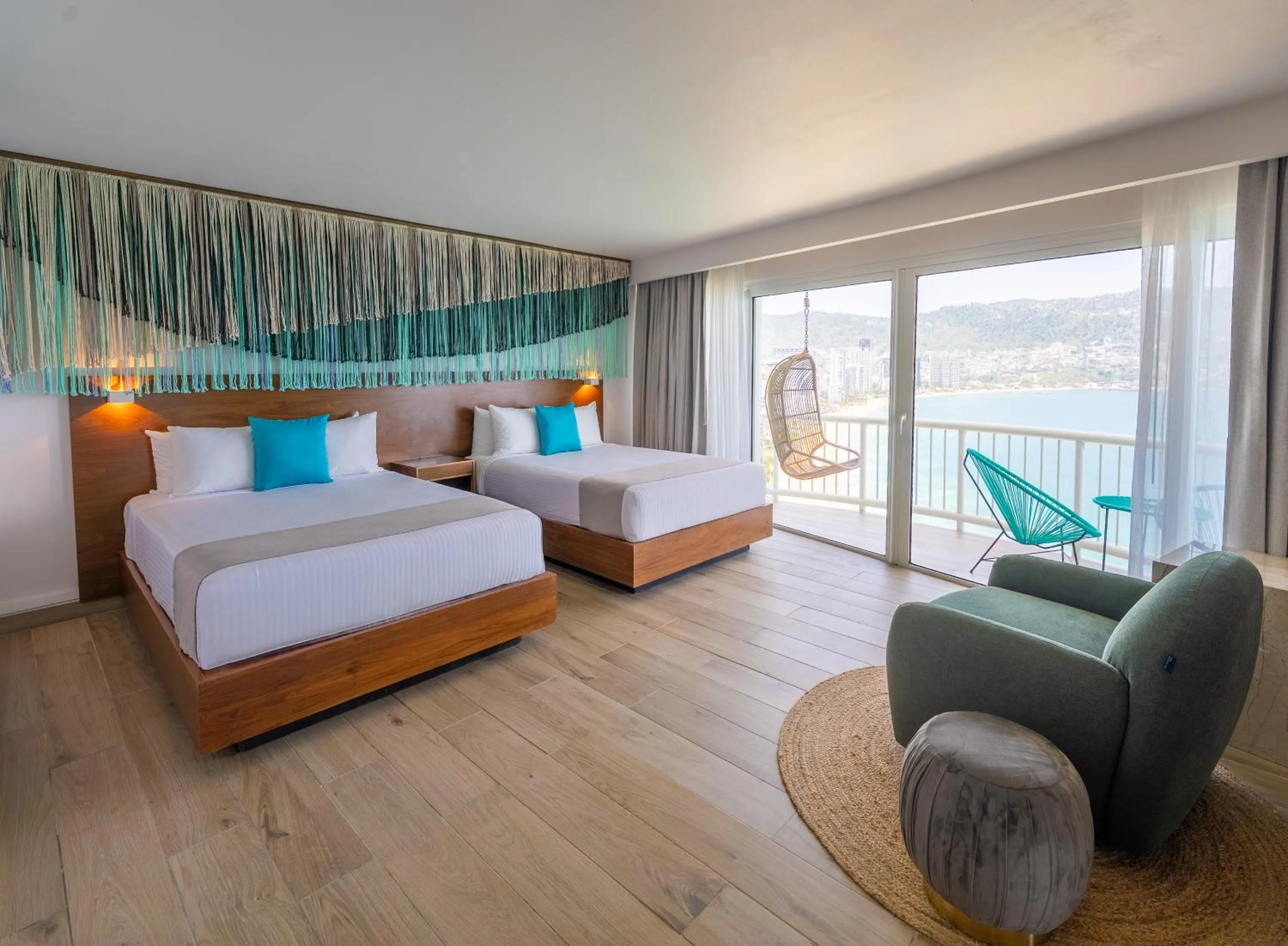 Bed in Hotel Amares Acapulco