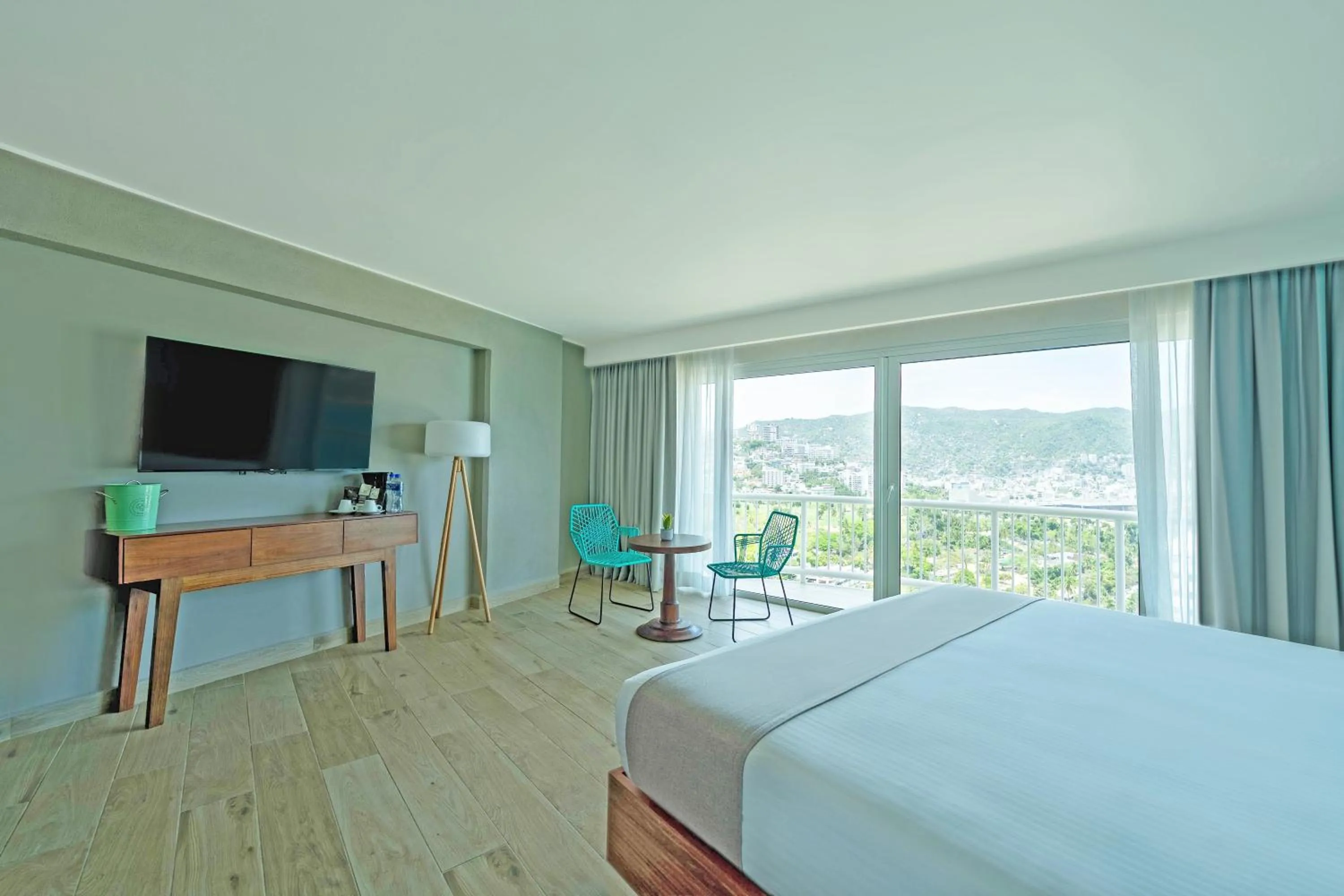 Bed in Hotel Amares Acapulco