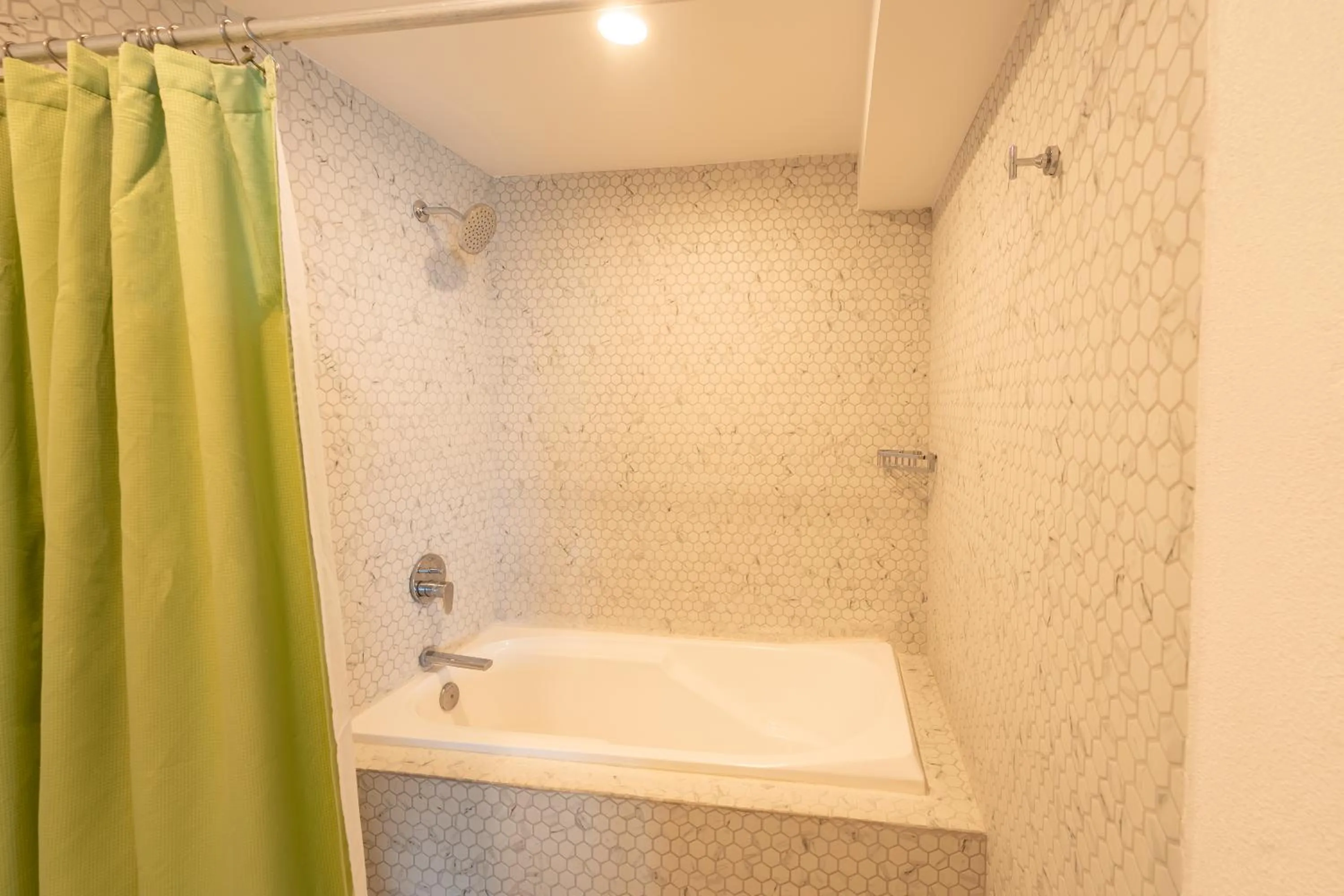 Shower in Hotel Amares Acapulco