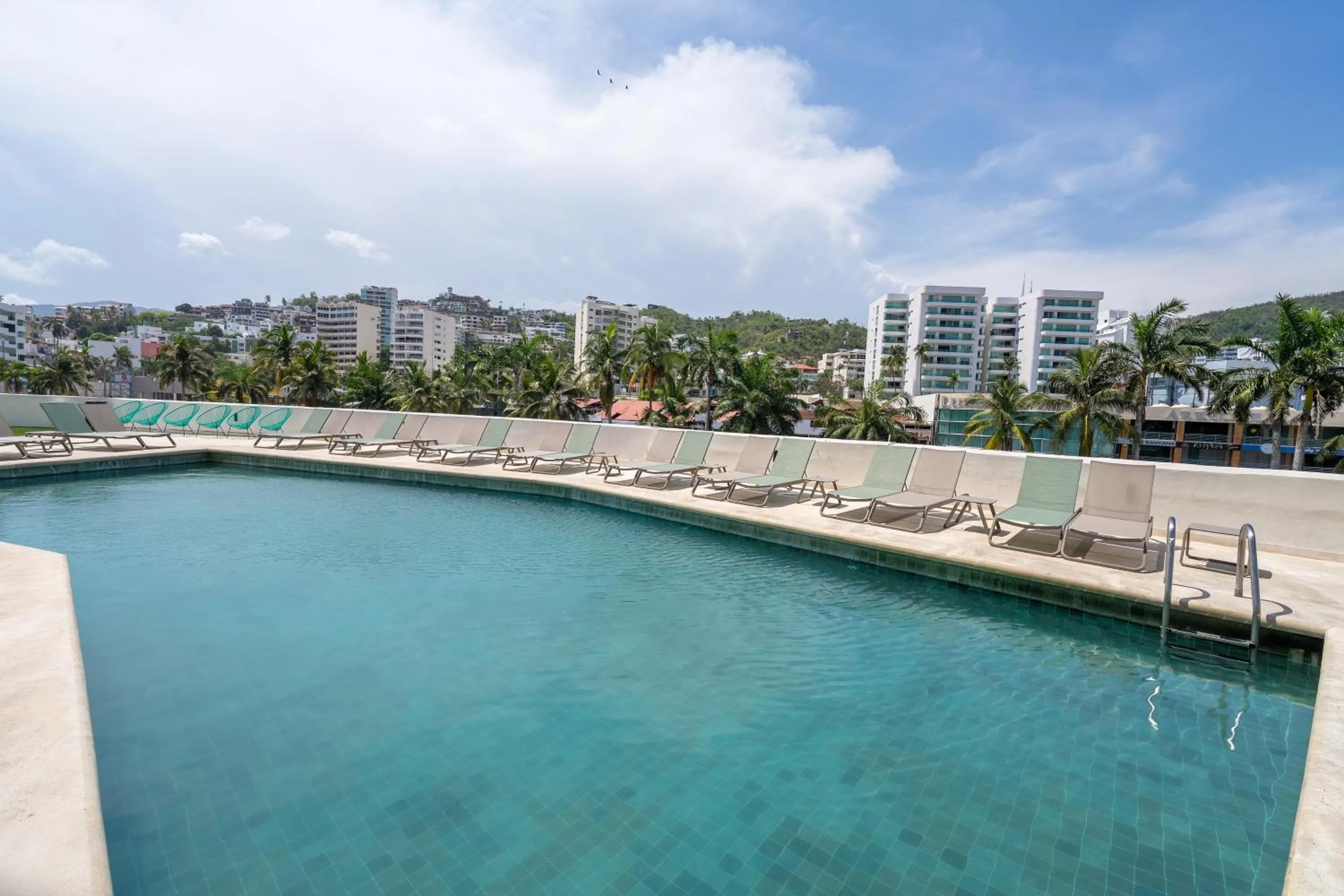 Day in Hotel Amares Acapulco