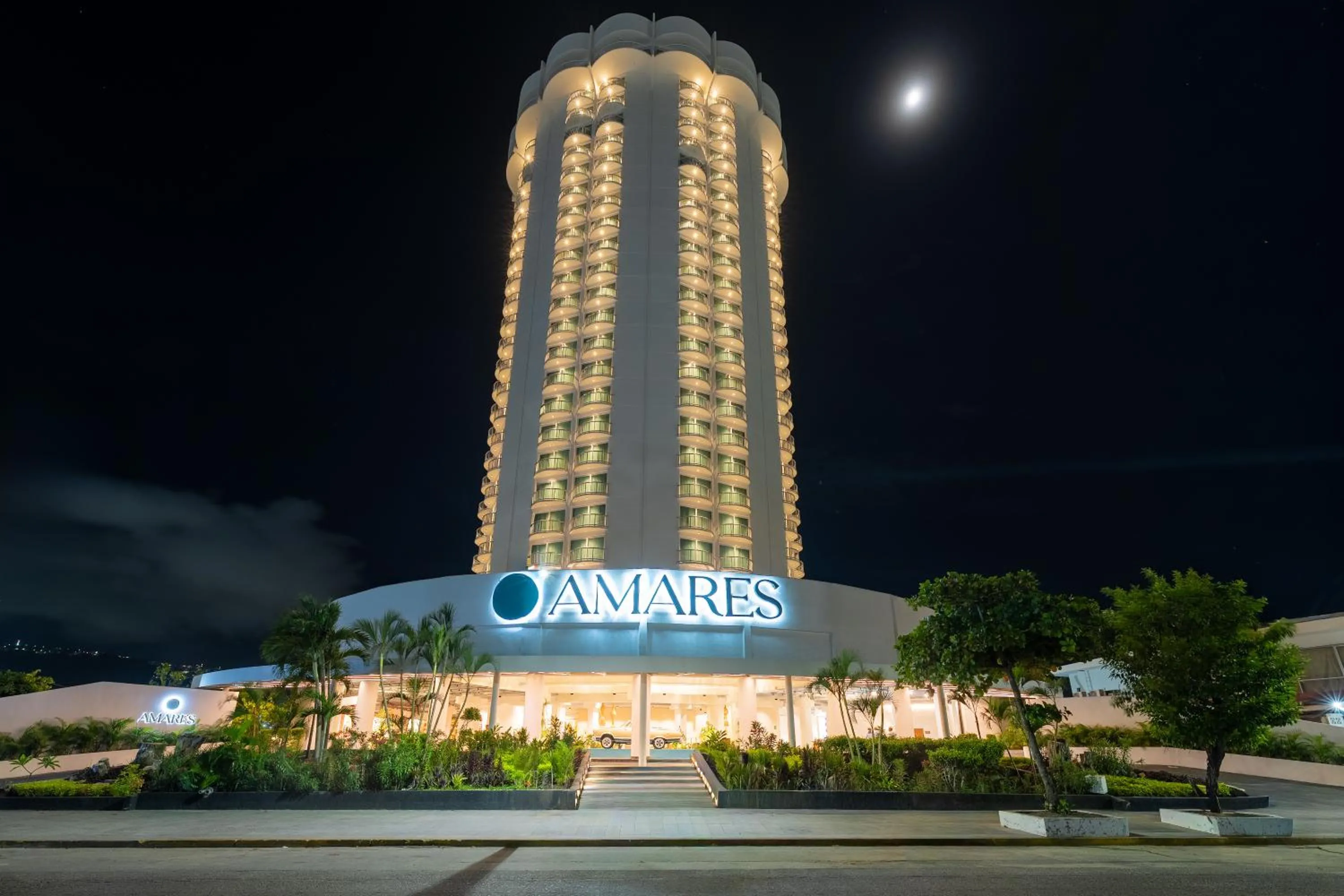 Property building in Hotel Amares Acapulco