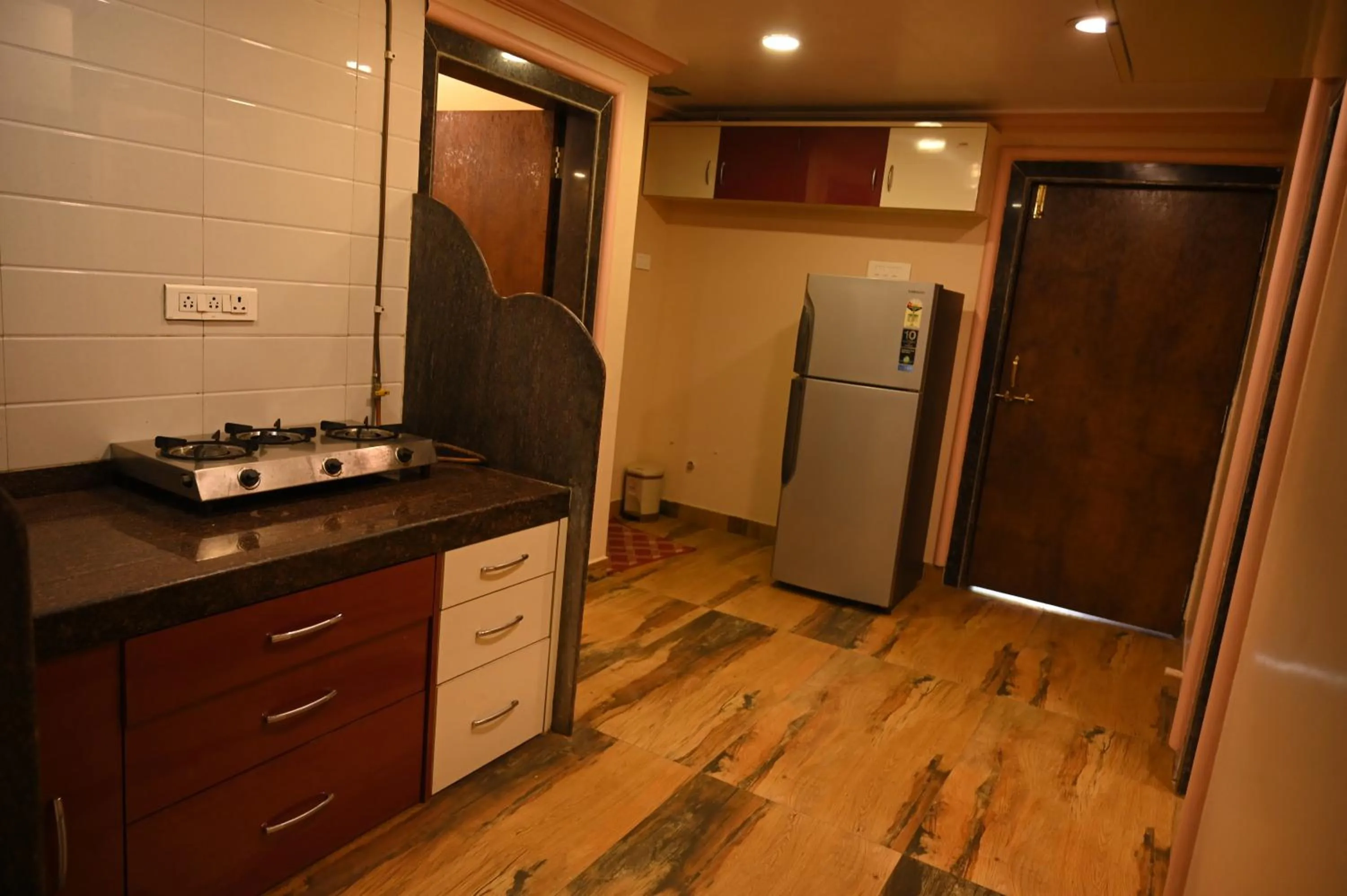 Kitchen or kitchenette in Bagicha villa and cottage