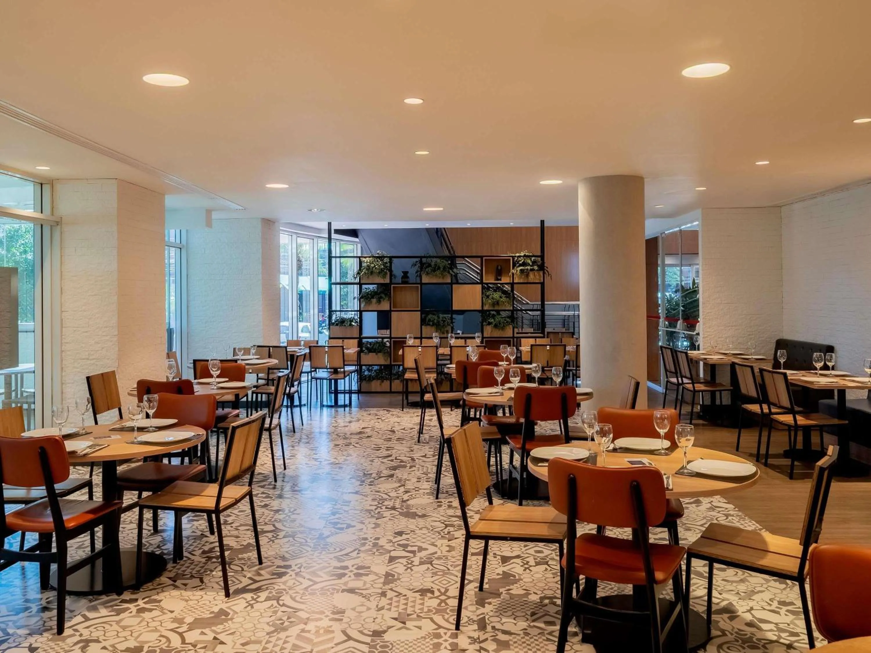 Restaurant/places to eat in ibis Sao Paulo Congonhas