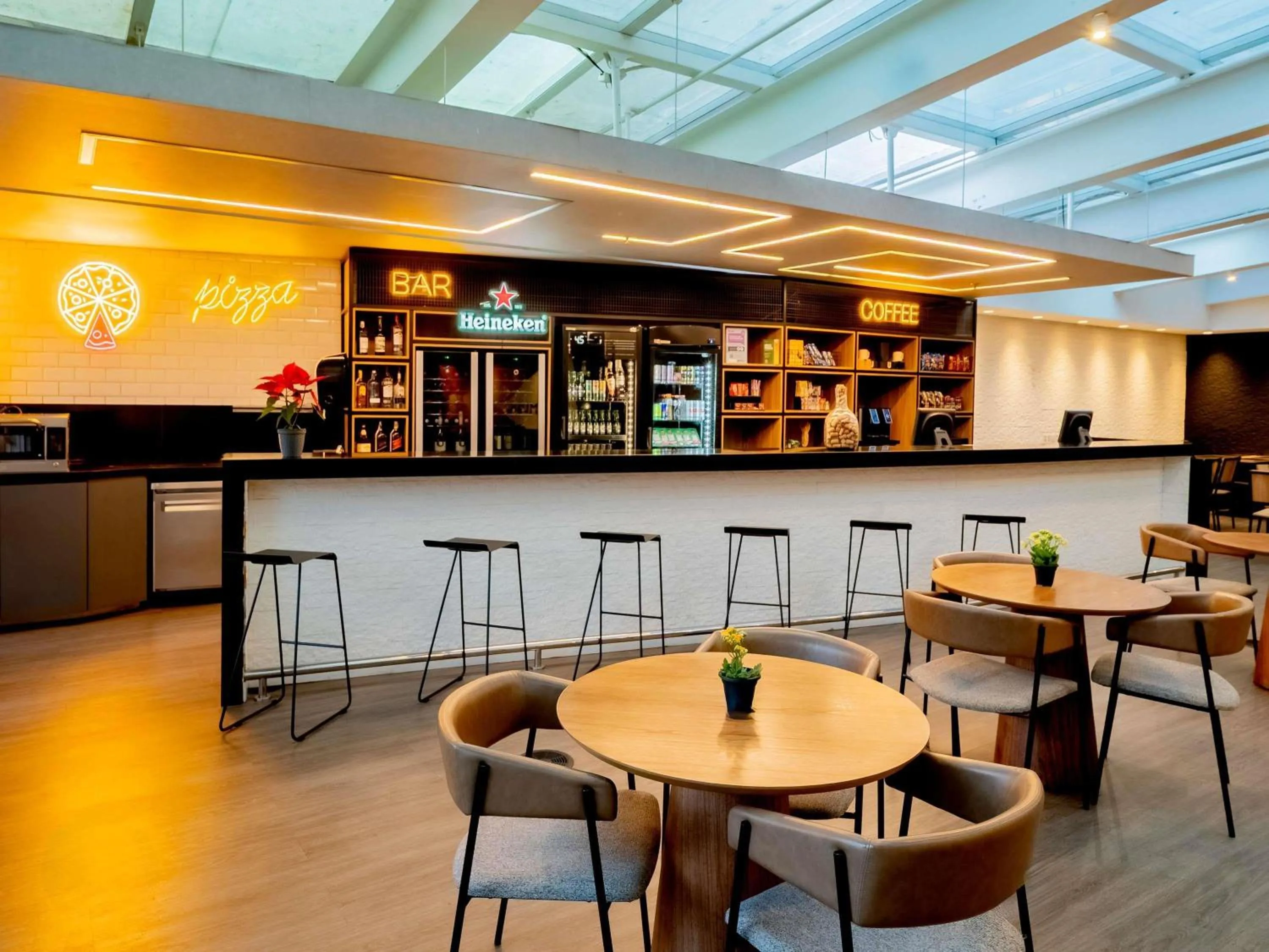 Lounge or bar in ibis Sao Paulo Congonhas