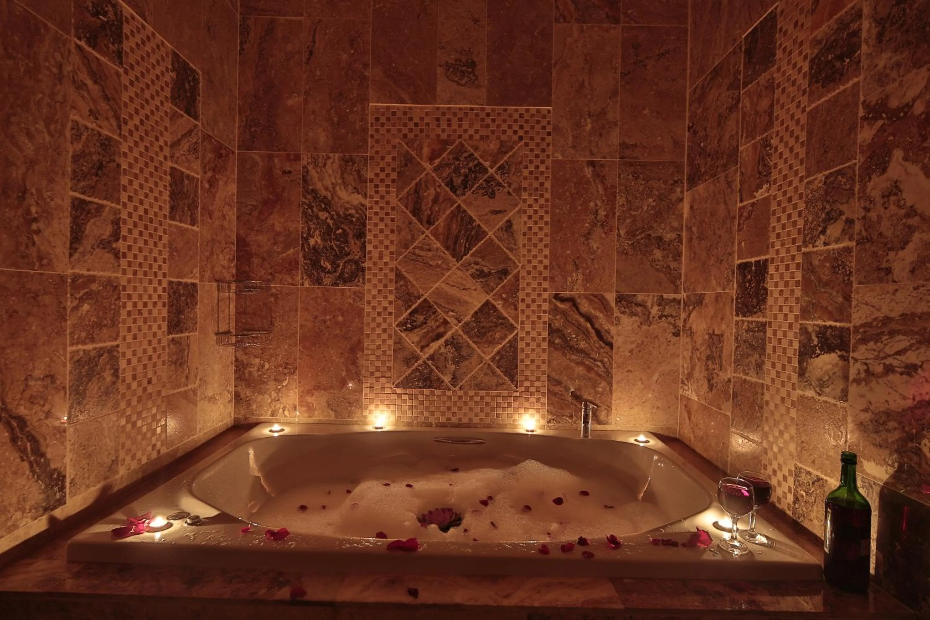 Bathroom in Heaven Cave House - Razziya Evi