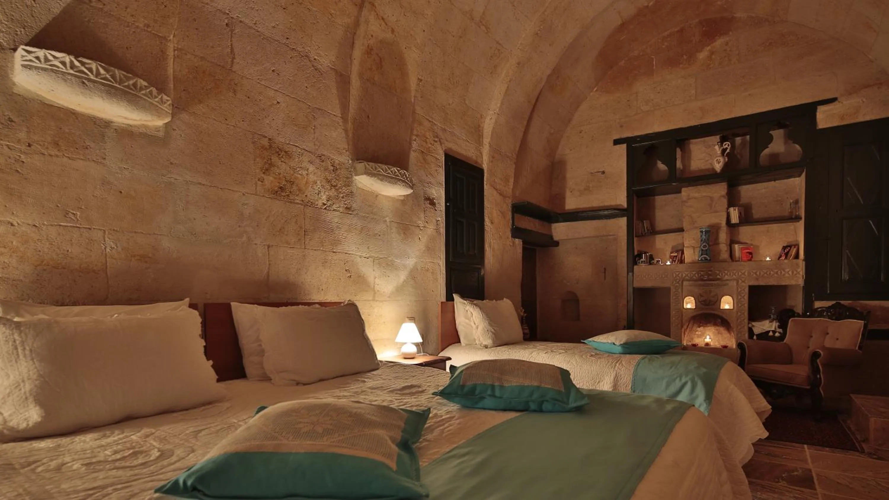 Night, Bed in Heaven Cave House - Razziya Evi