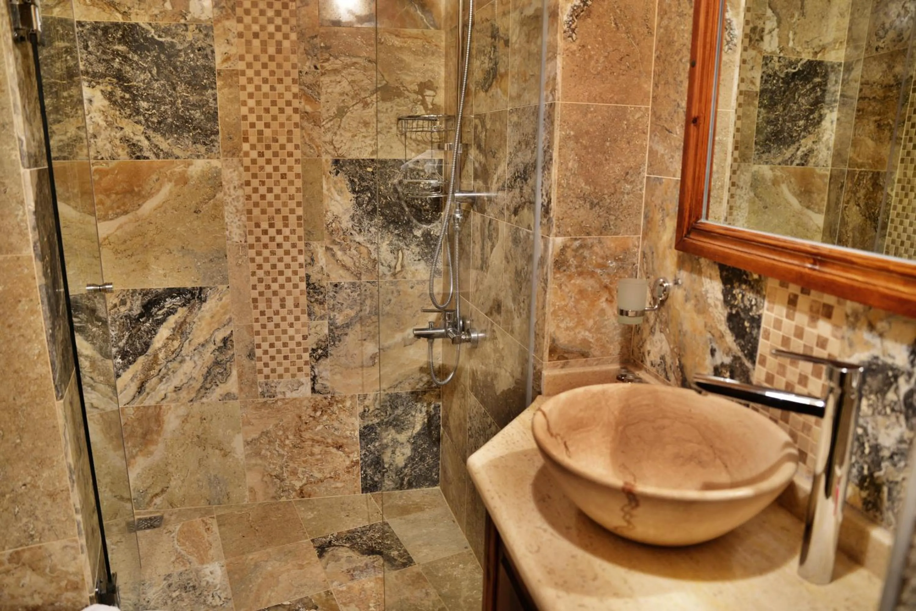 Bathroom in Heaven Cave House - Razziya Evi