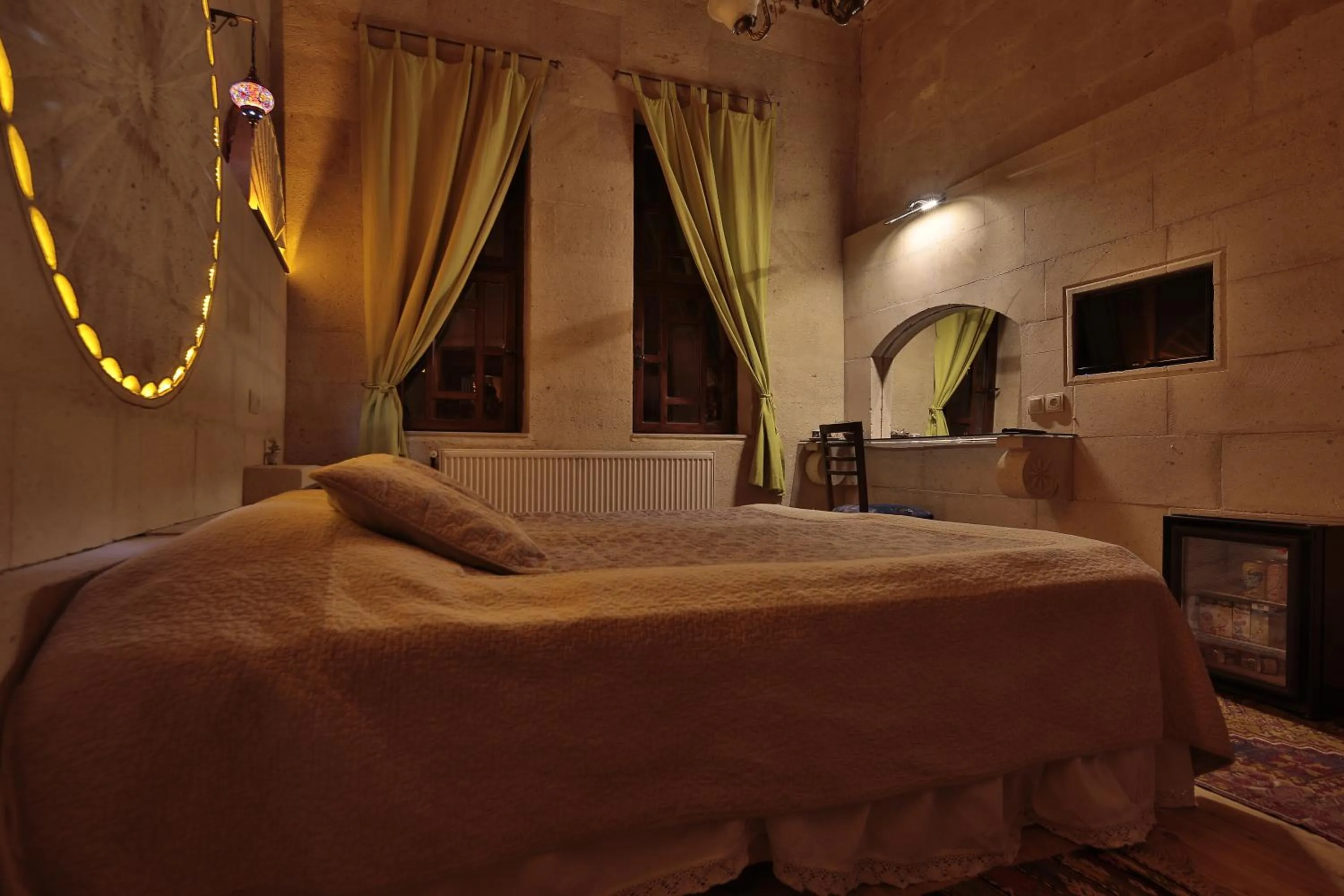 Photo of the whole room, Bed in Heaven Cave House - Razziya Evi