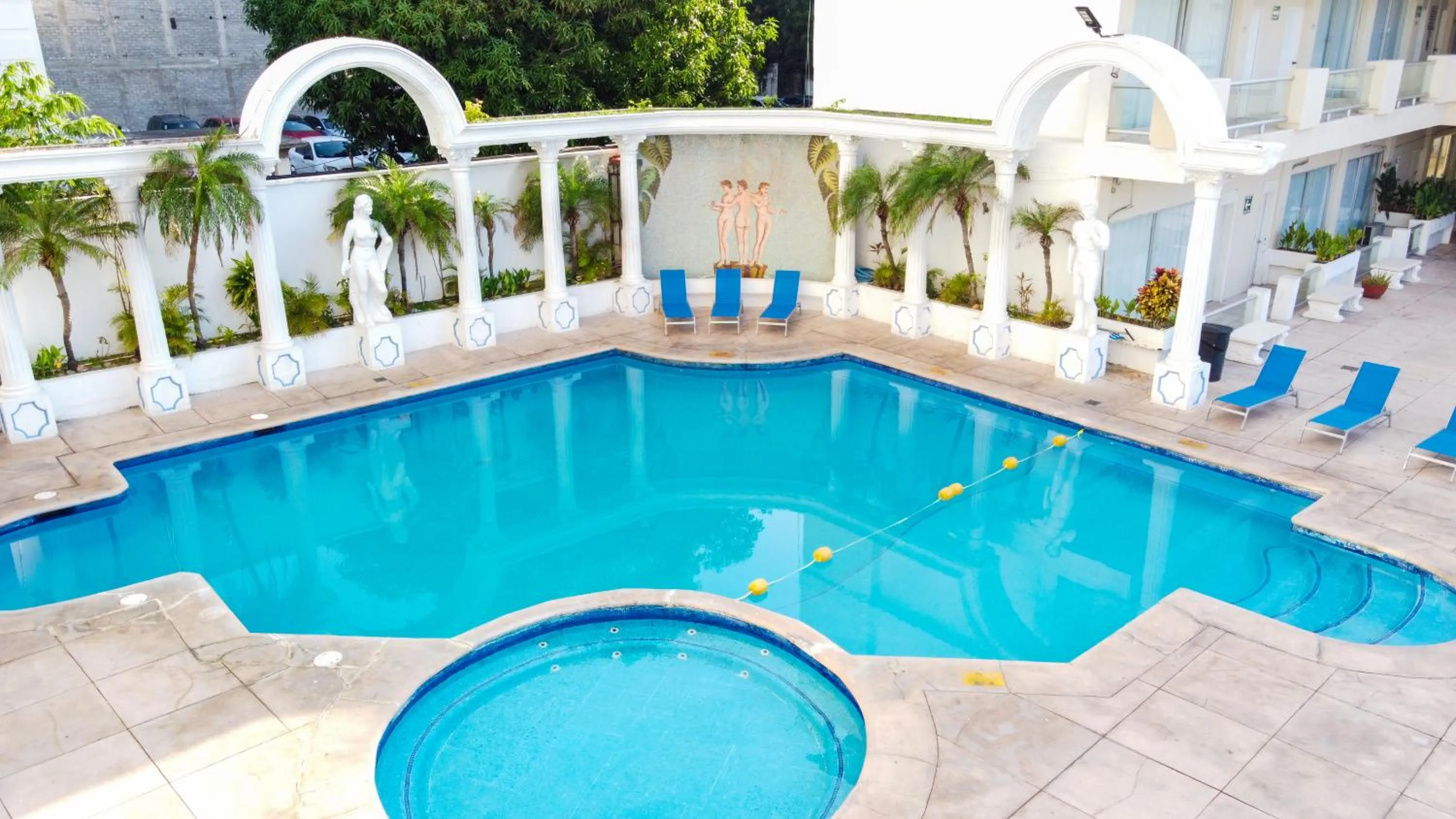 Swimming pool in Romano Palace