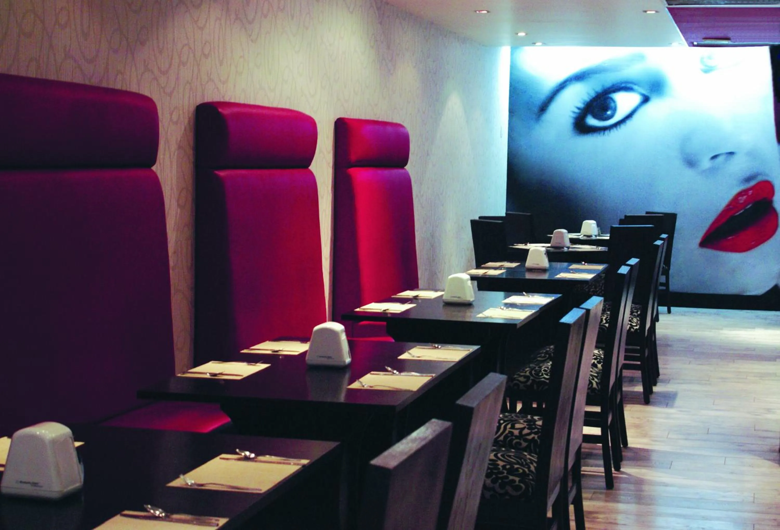 Restaurant/places to eat in Hotel Regente