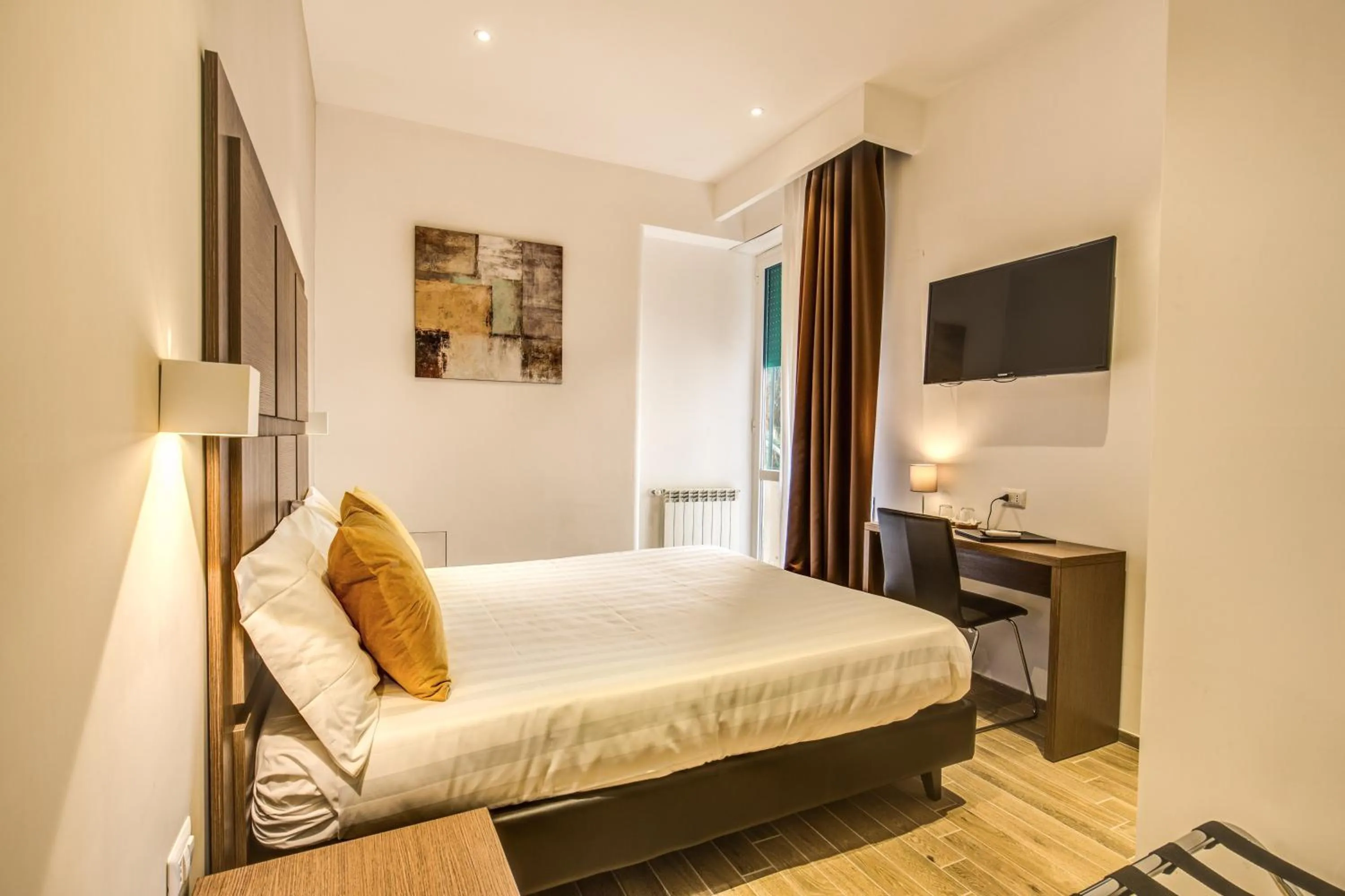 Photo of the whole room, Bed in House Garden