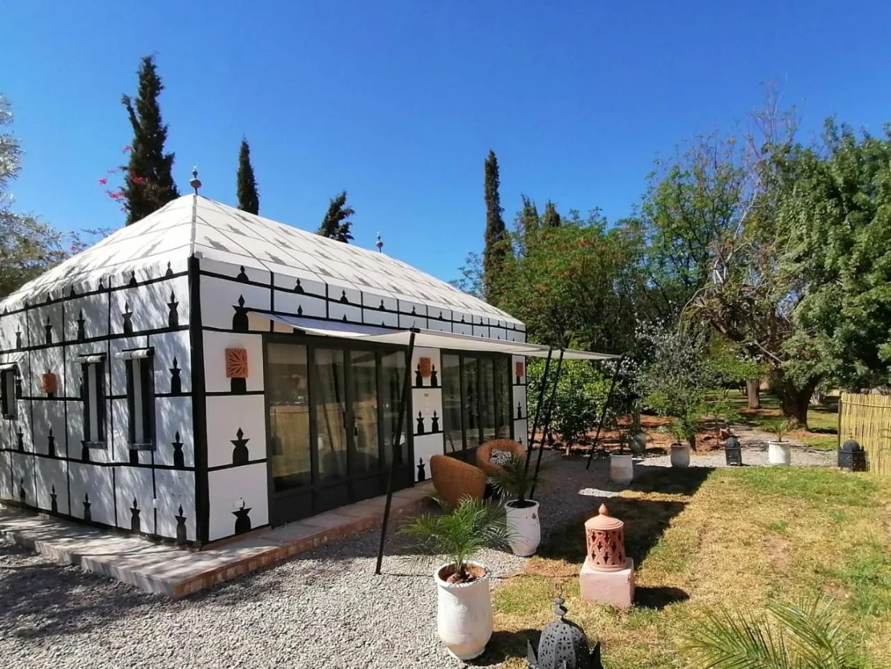 Garden view in Villa Dinari