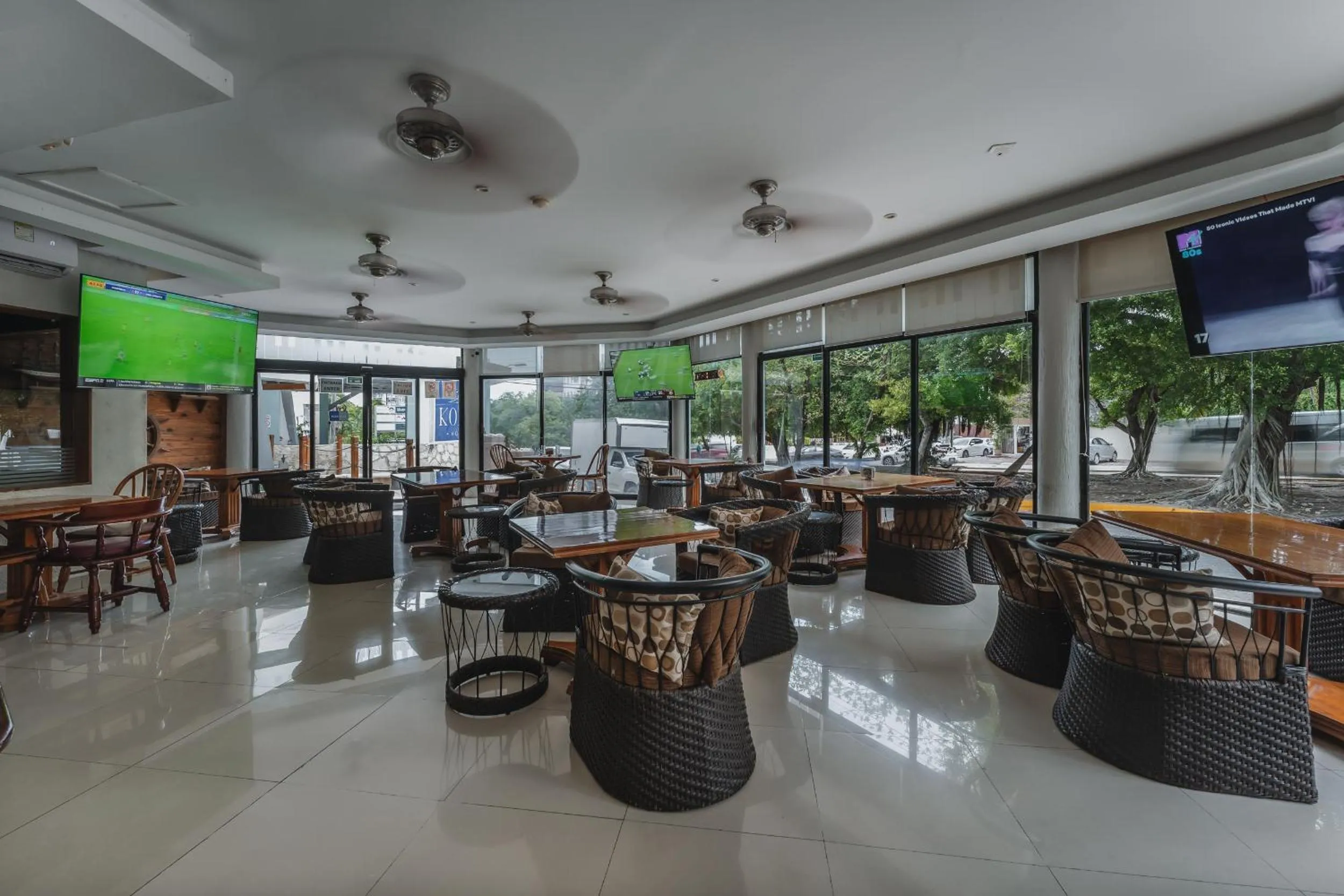 Restaurant/places to eat in Hotel Plaza Kokai Cancún