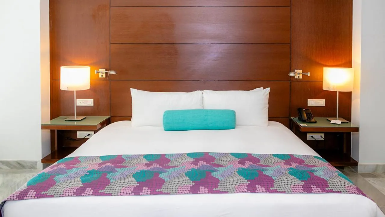 Bed in Palacio Mundo Imperial Riviera Diamante Acapulco