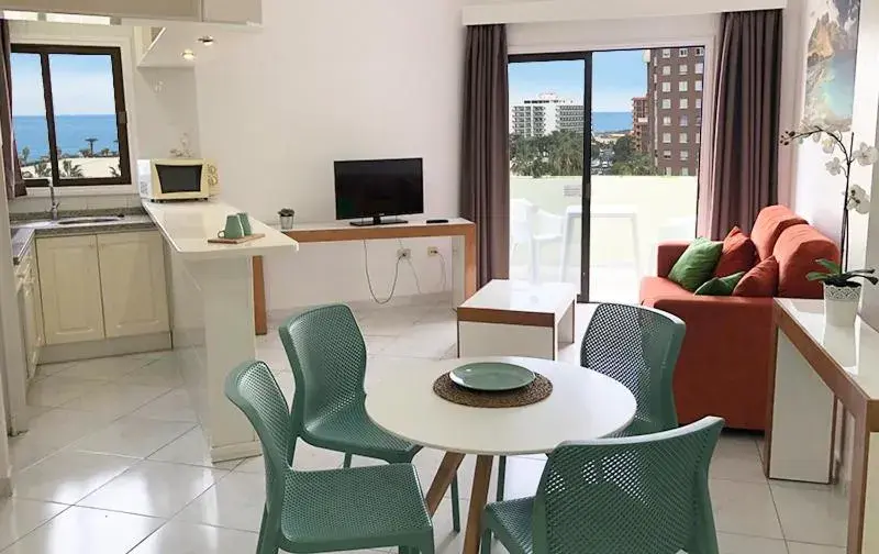 Two-Bedroom Apartment with Sea View in Apartamentos Bahia Playa Two-Bedroom Apartment with Sea View in Apartamentos Bahia Playa