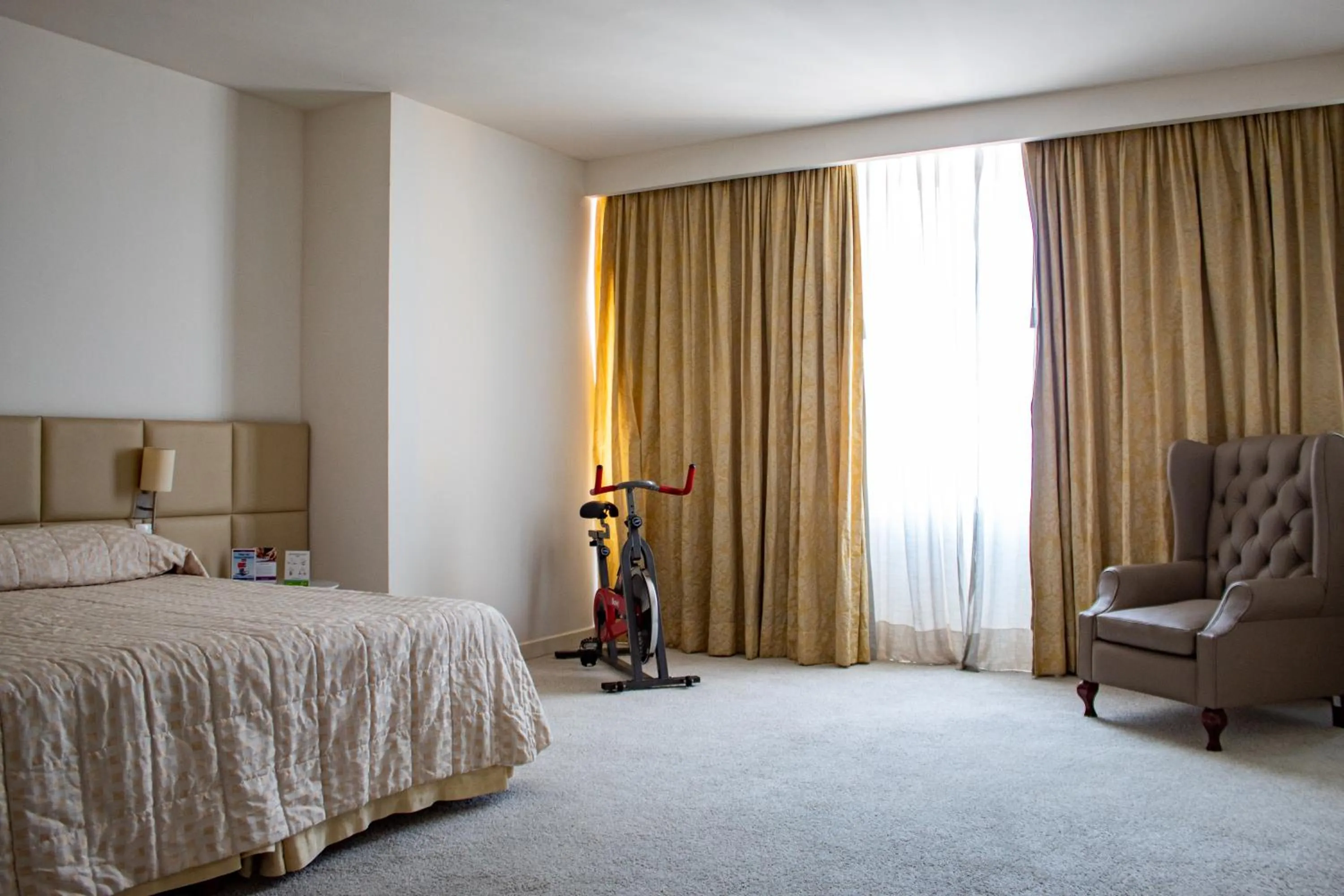 Photo of the whole room in Mision Guadalajara Centro Historico