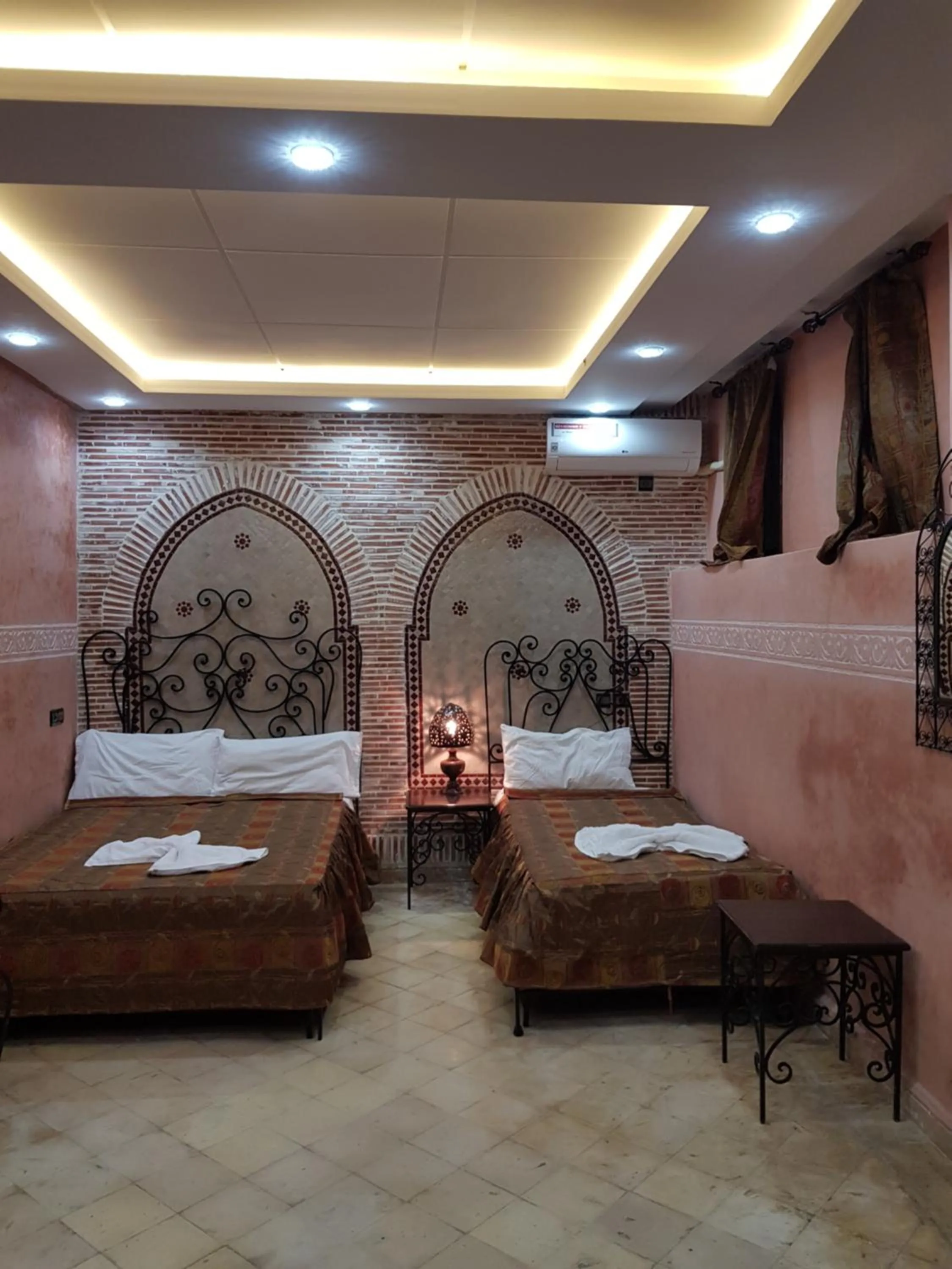 Bed in Hotel Salsabil