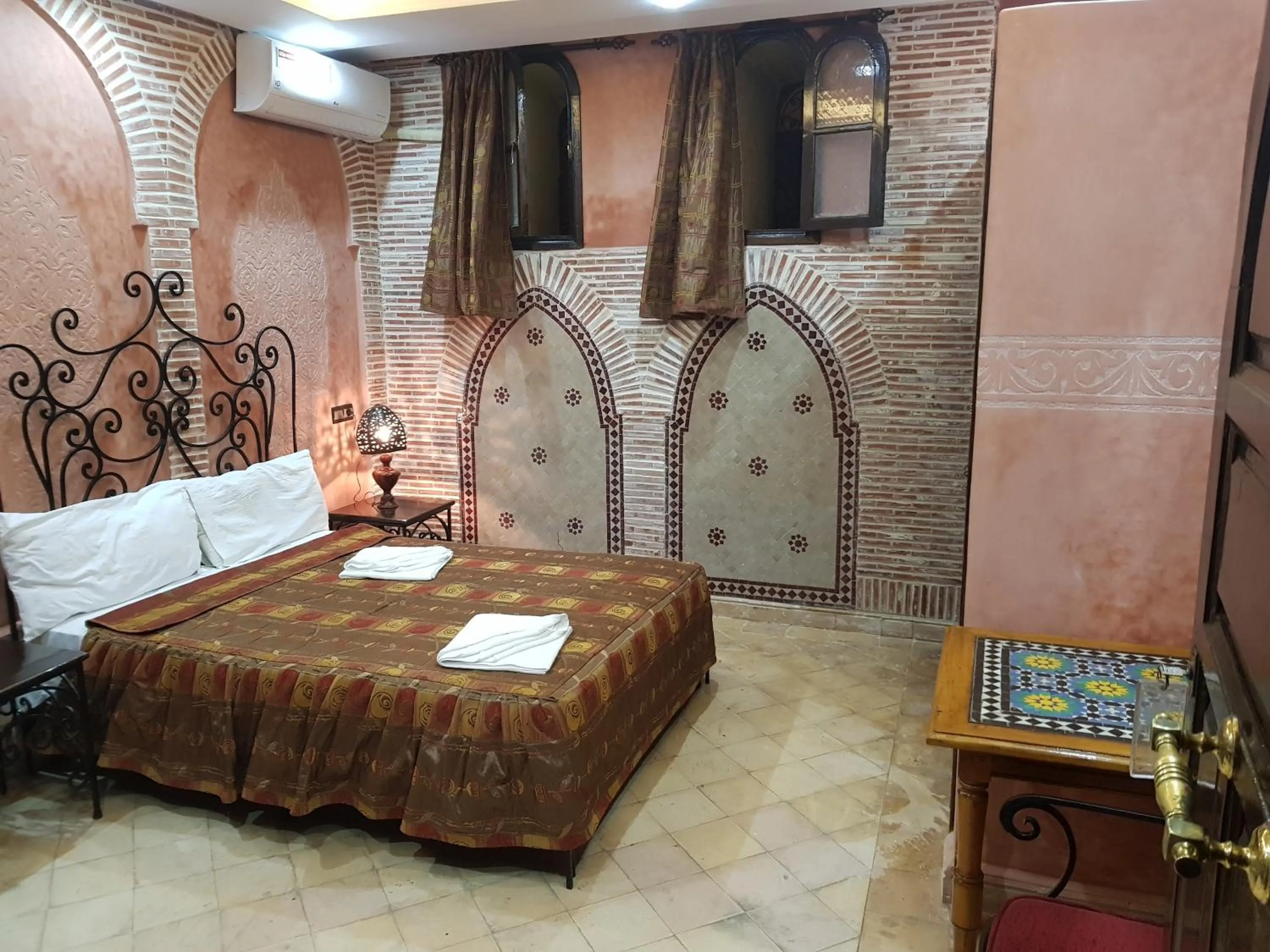 Bed in Hotel Salsabil