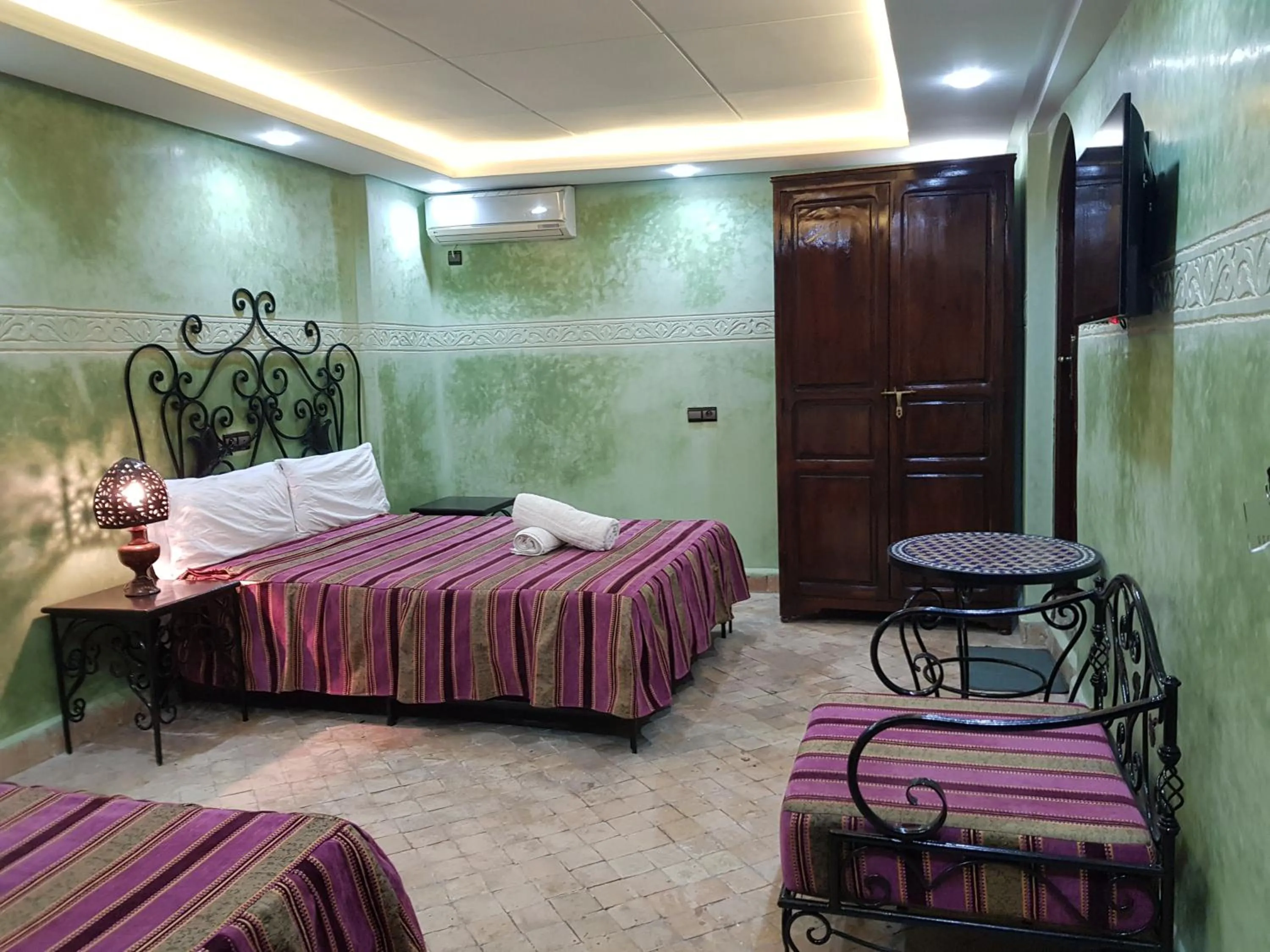 Bed in Hotel Salsabil