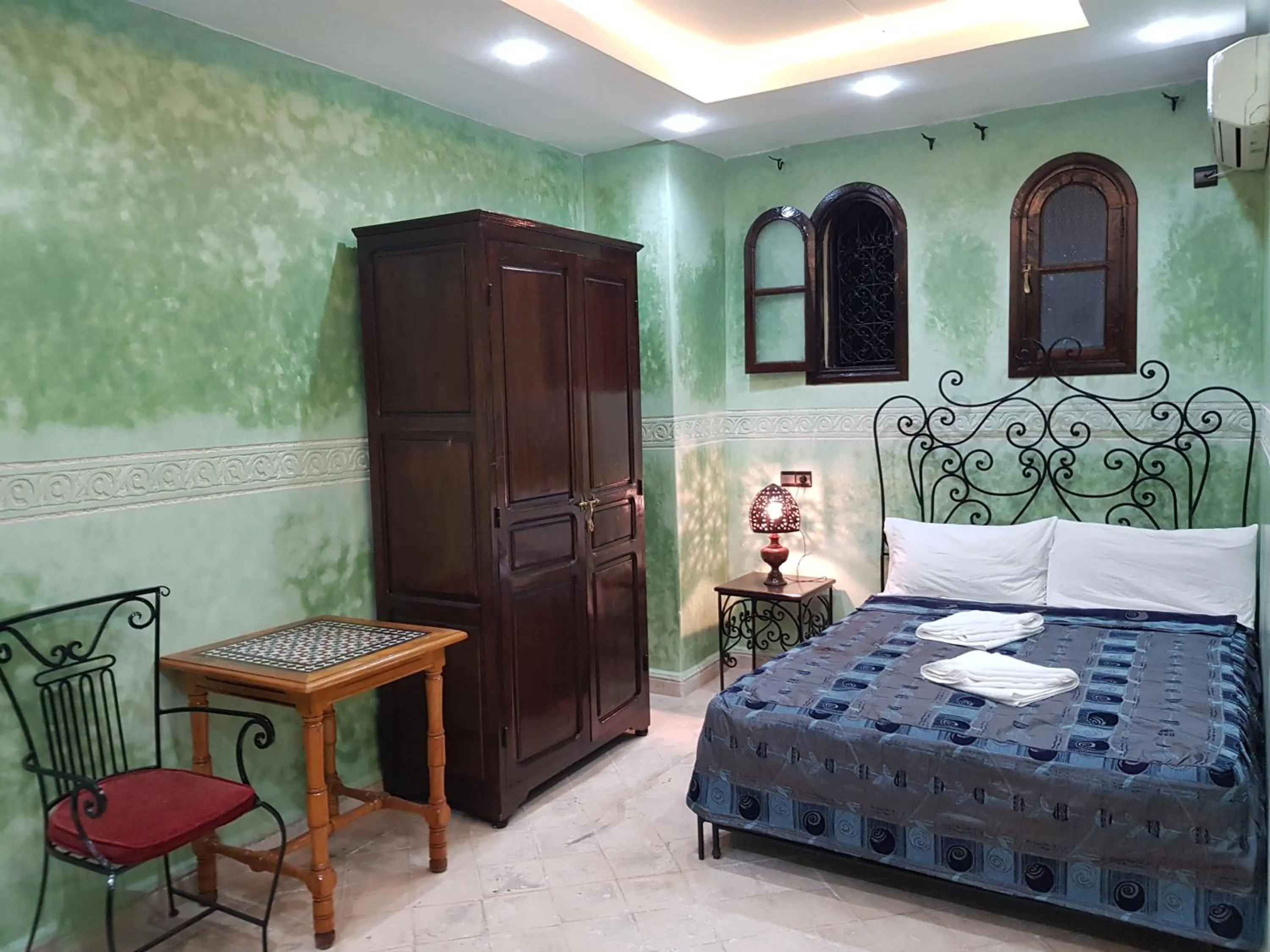 Bed in Hotel Salsabil