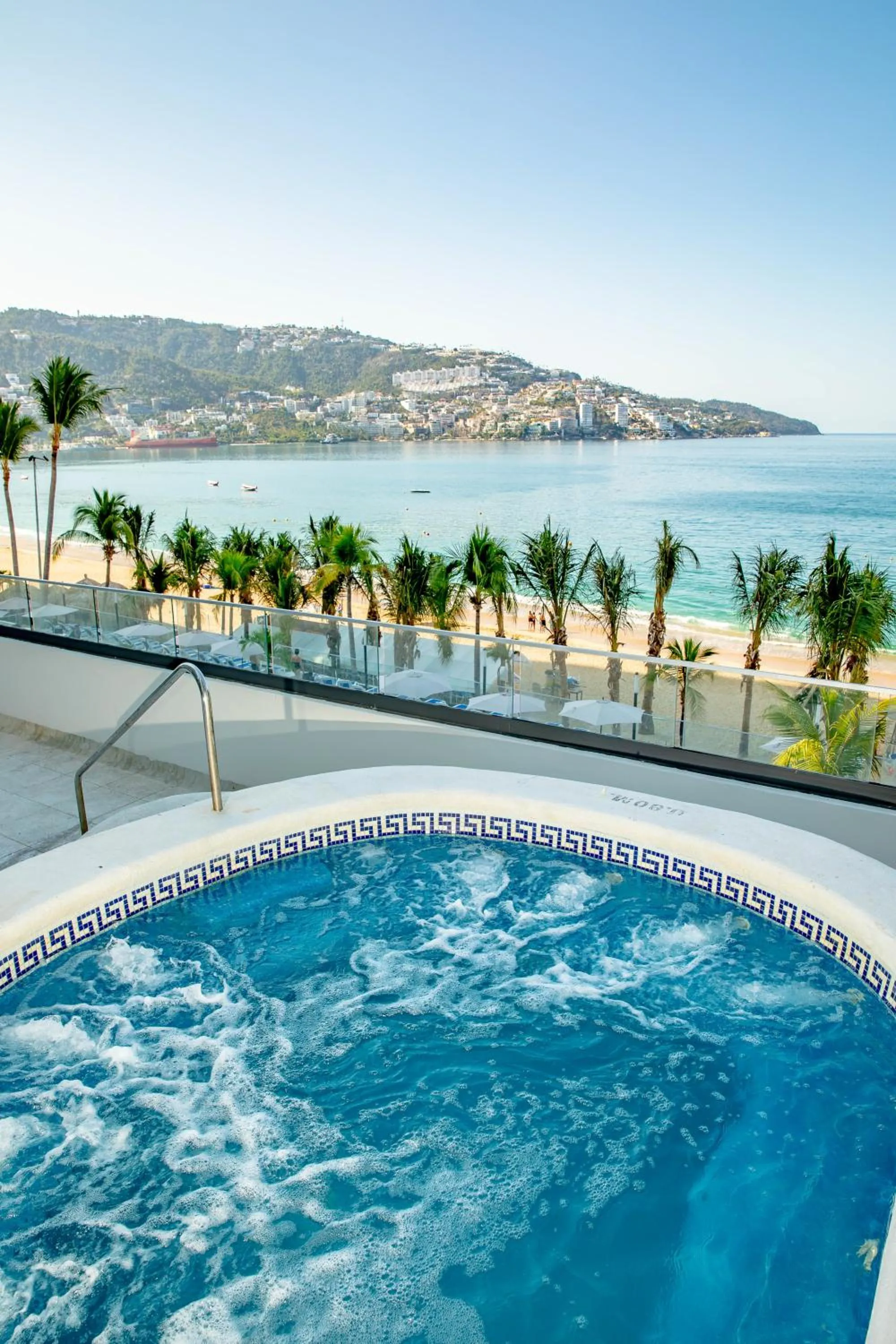 Day in Copacabana Beach Hotel Acapulco