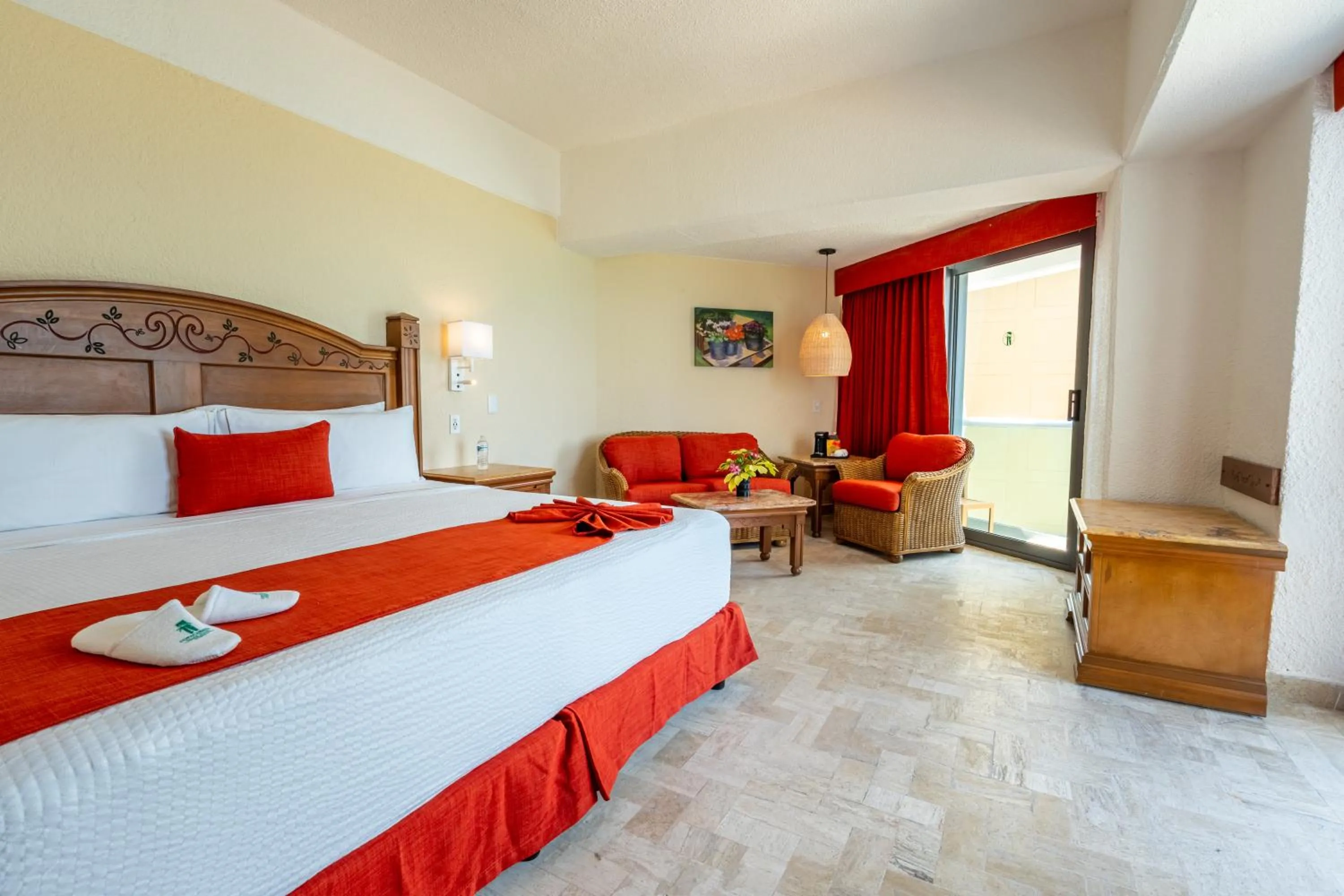 Photo of the whole room, Bed in Copacabana Beach Hotel Acapulco