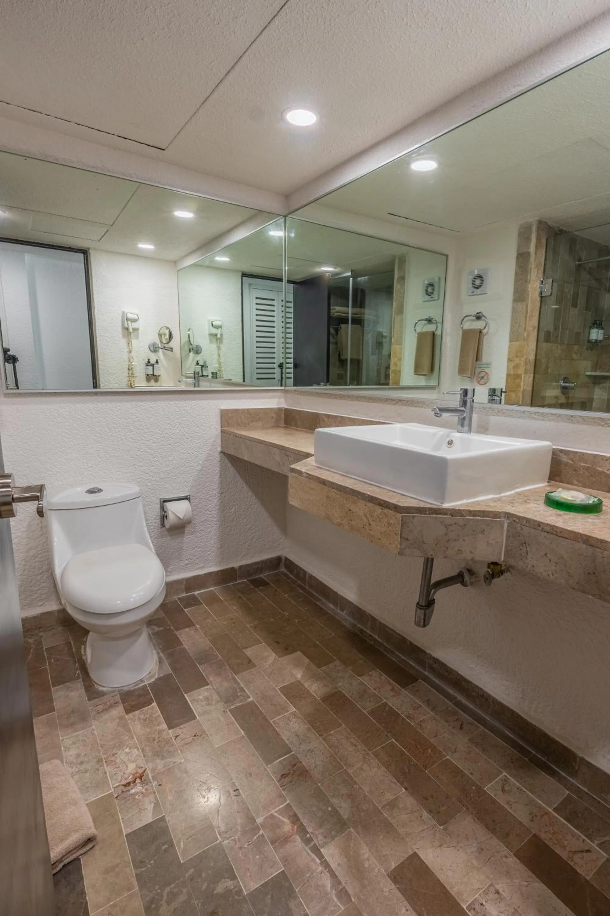 Bathroom in Copacabana Beach Hotel Acapulco