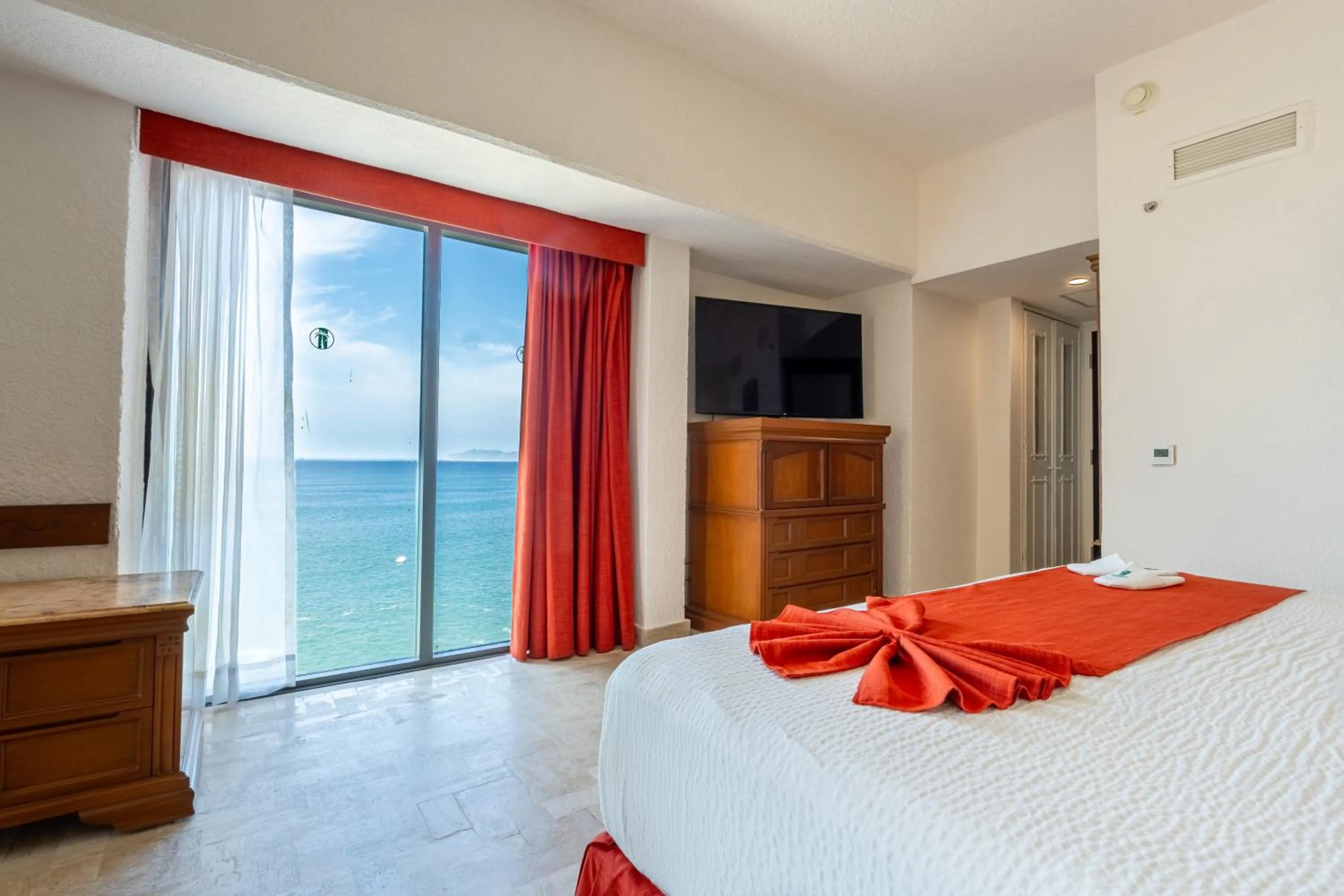 Sea view, Bed in Copacabana Beach Hotel Acapulco