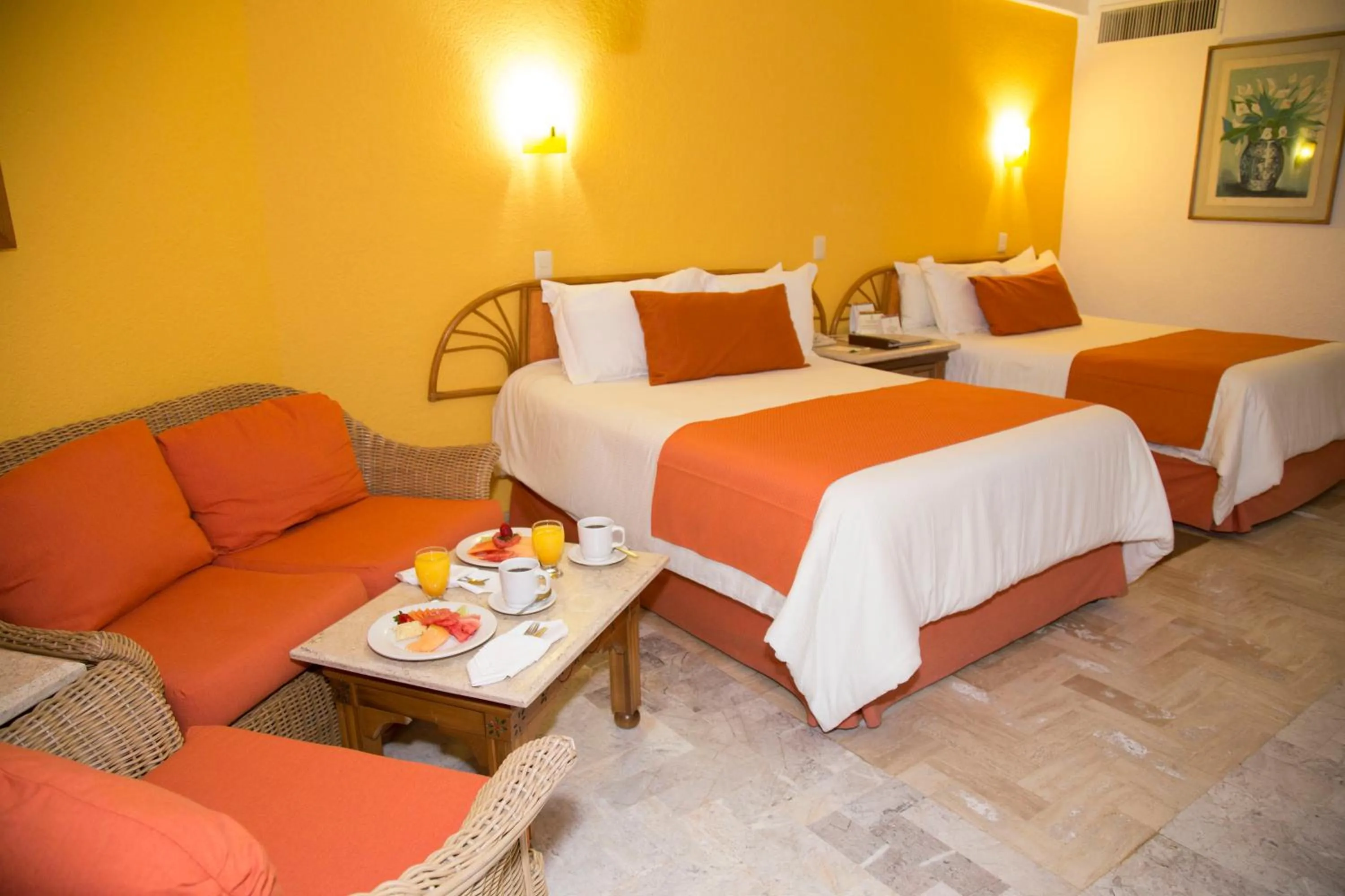 Bedroom, Bed in Copacabana Beach Hotel Acapulco