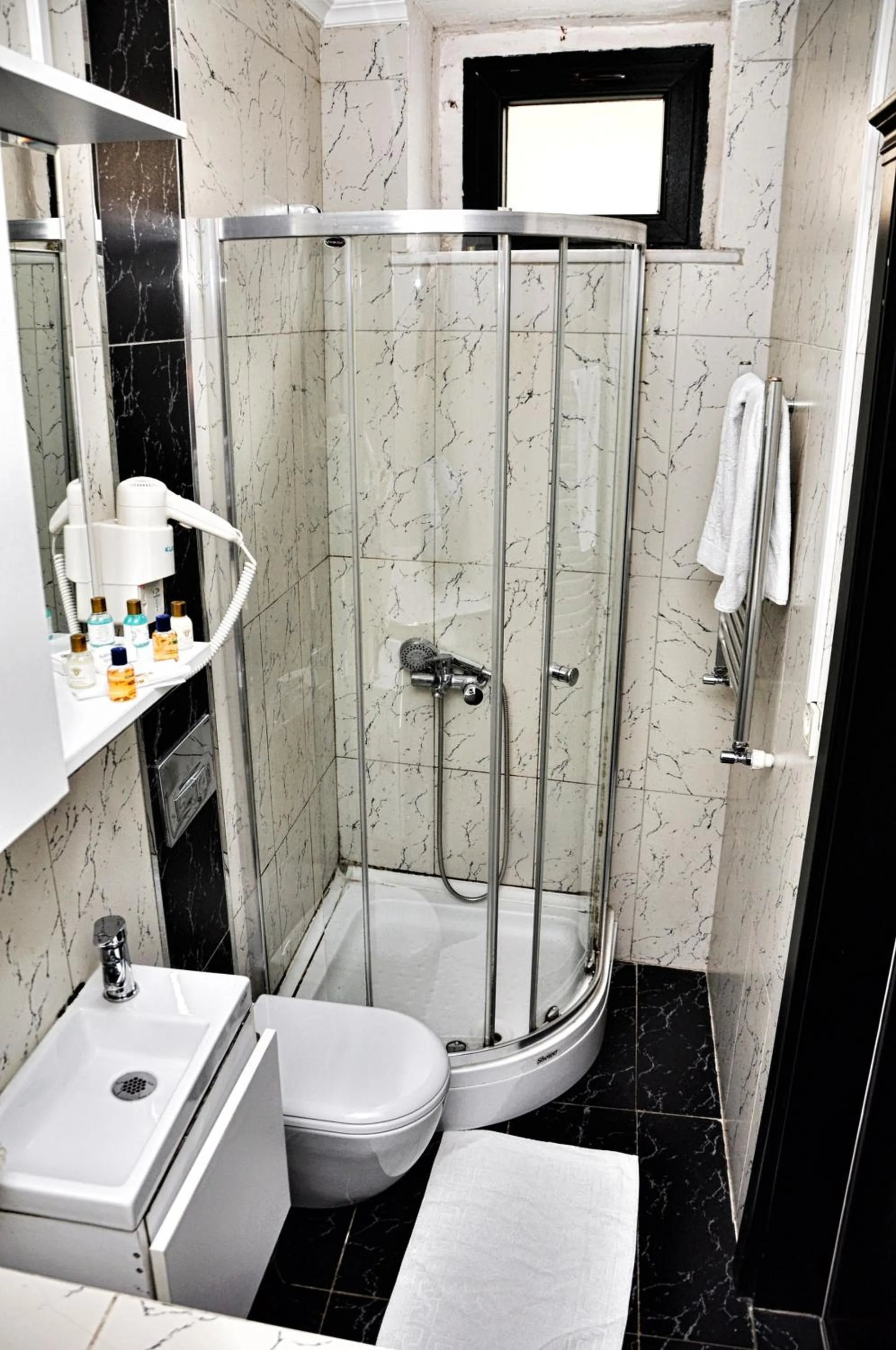 Bathroom in Monarch Hotel Istanbul