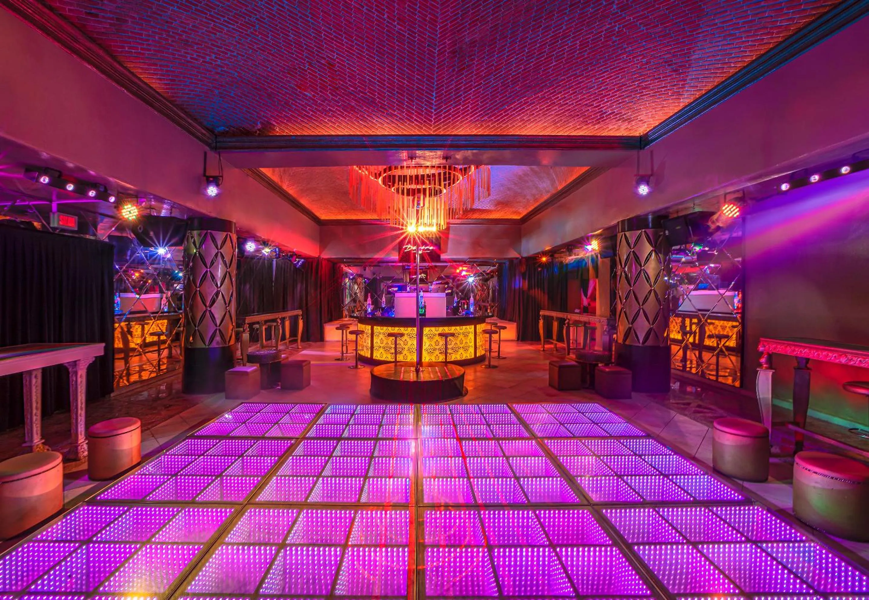 Nightclub / DJ in Desire Riviera Maya Pearl Resort All Inclusive - Couples Only