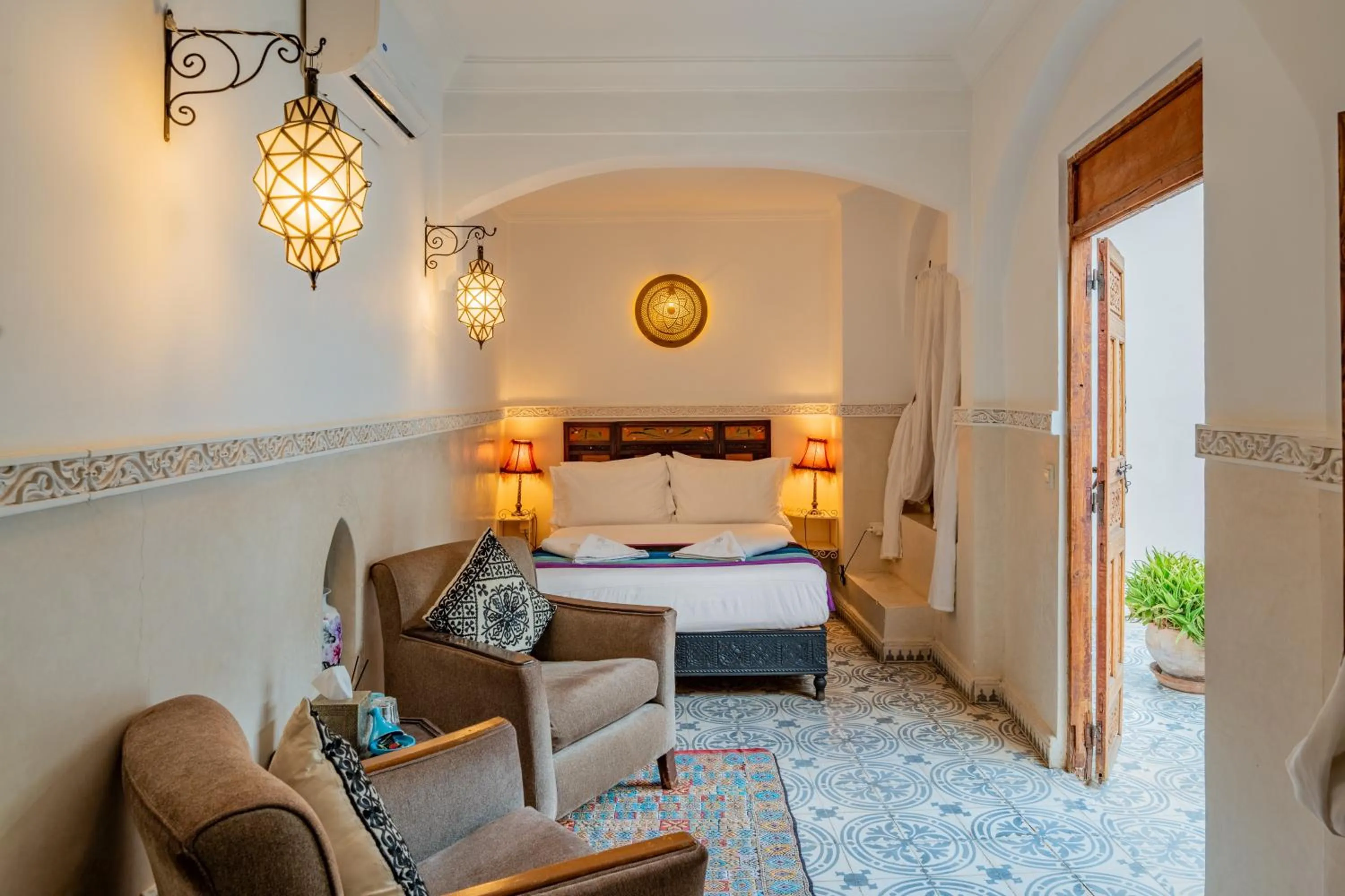 Photo of the whole room, Bed in Riad Yamina52