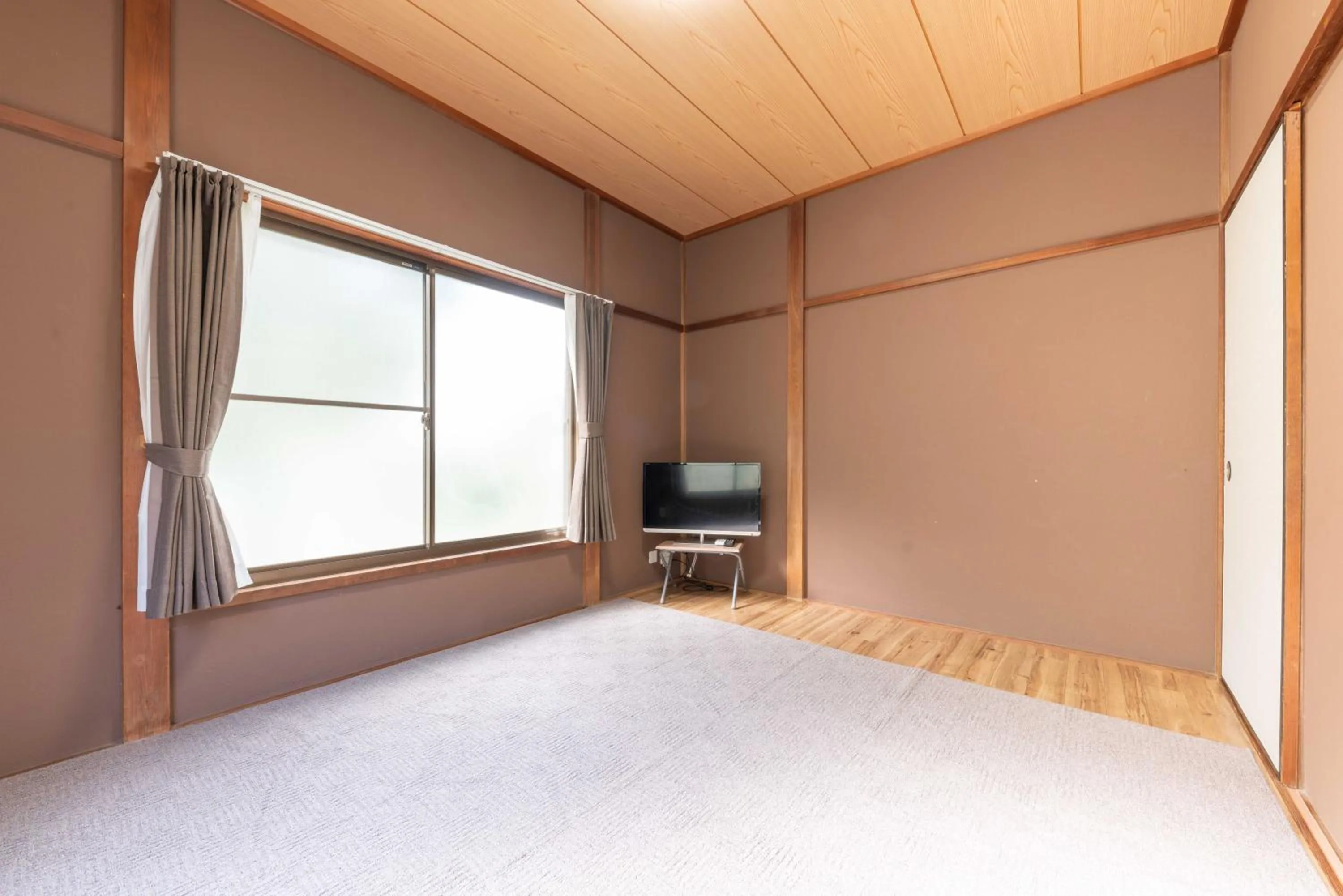 Bedroom, Bed in 箱根湯本 川風荘 - Hakone Yumoto Kawakazesou