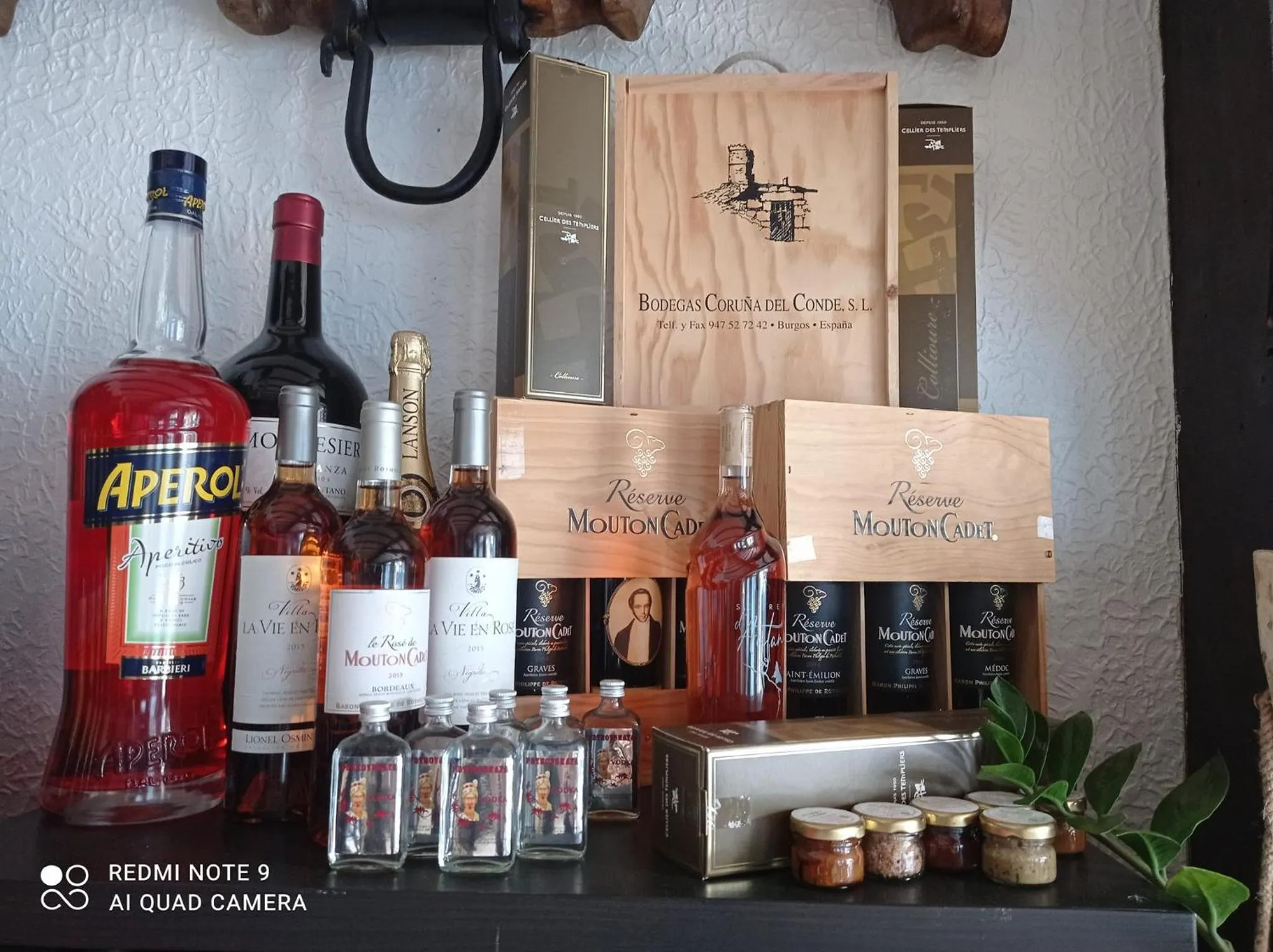 Lounge or bar in L' Auberge Campagnarde, Lourdes