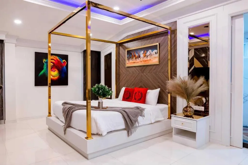 Bed in Exquisite Pool Villa J - Pattaya Pool Villa