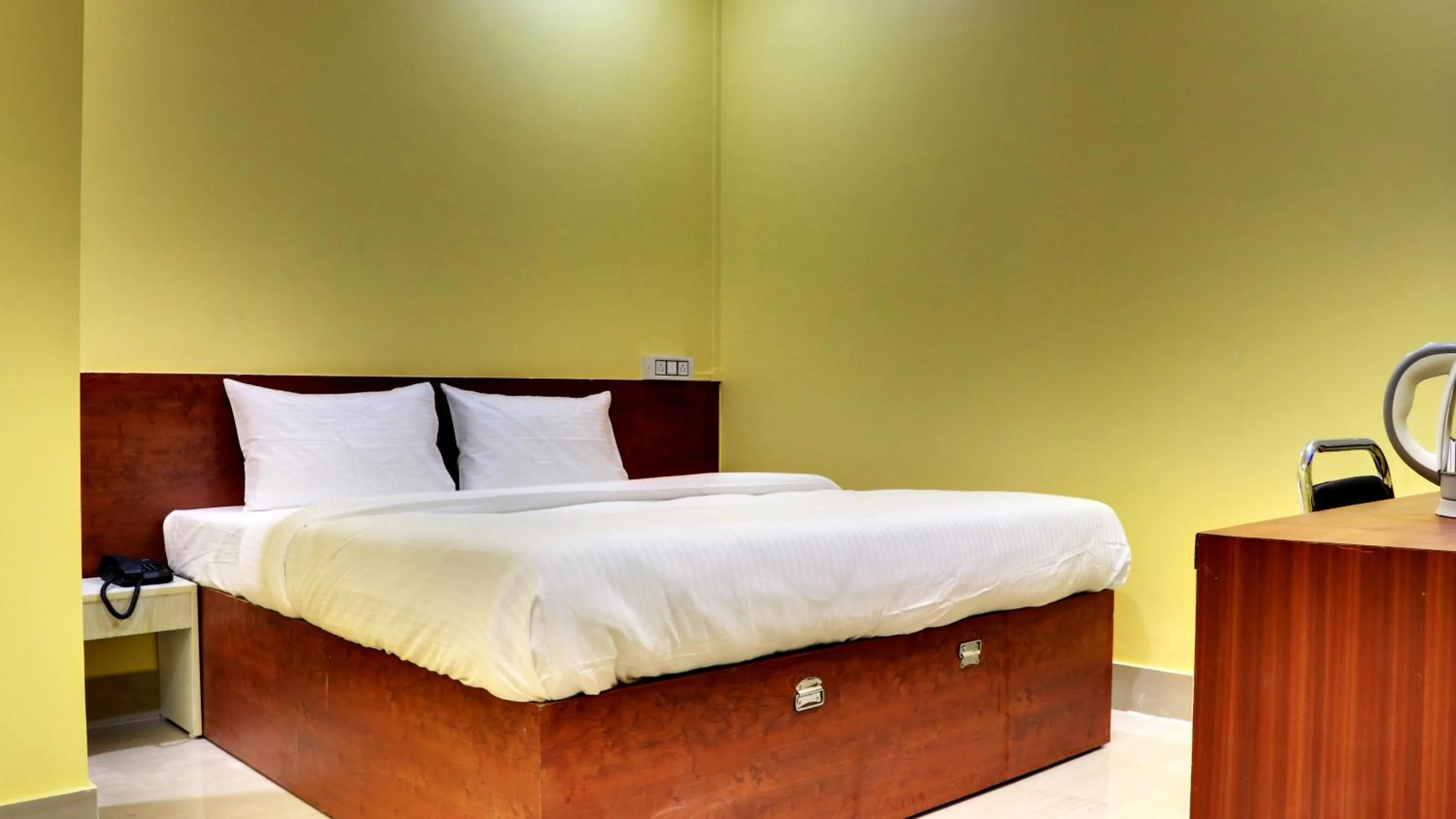 Bed in wings THE PRIDE