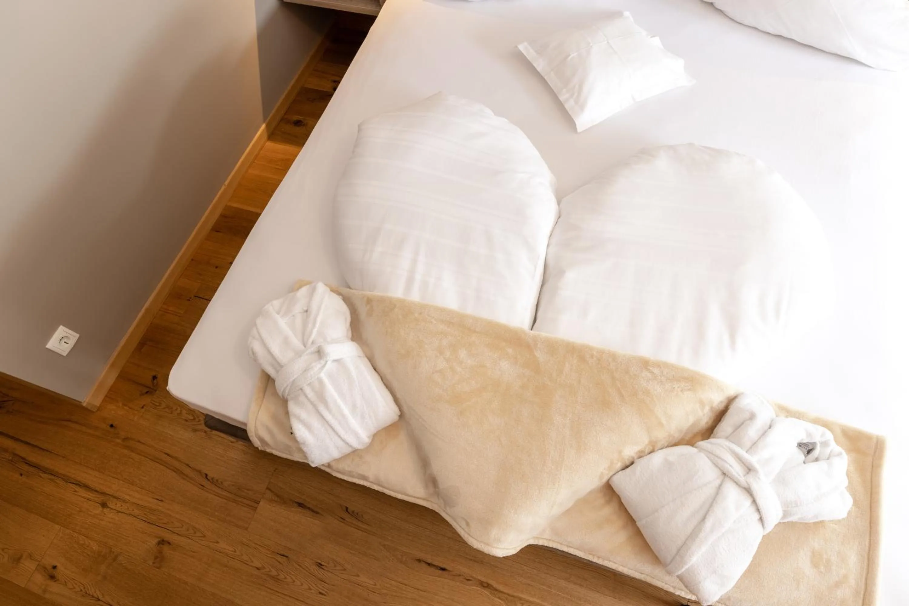 Living room, Bed in Vitalpina Hotel Magdalenahof