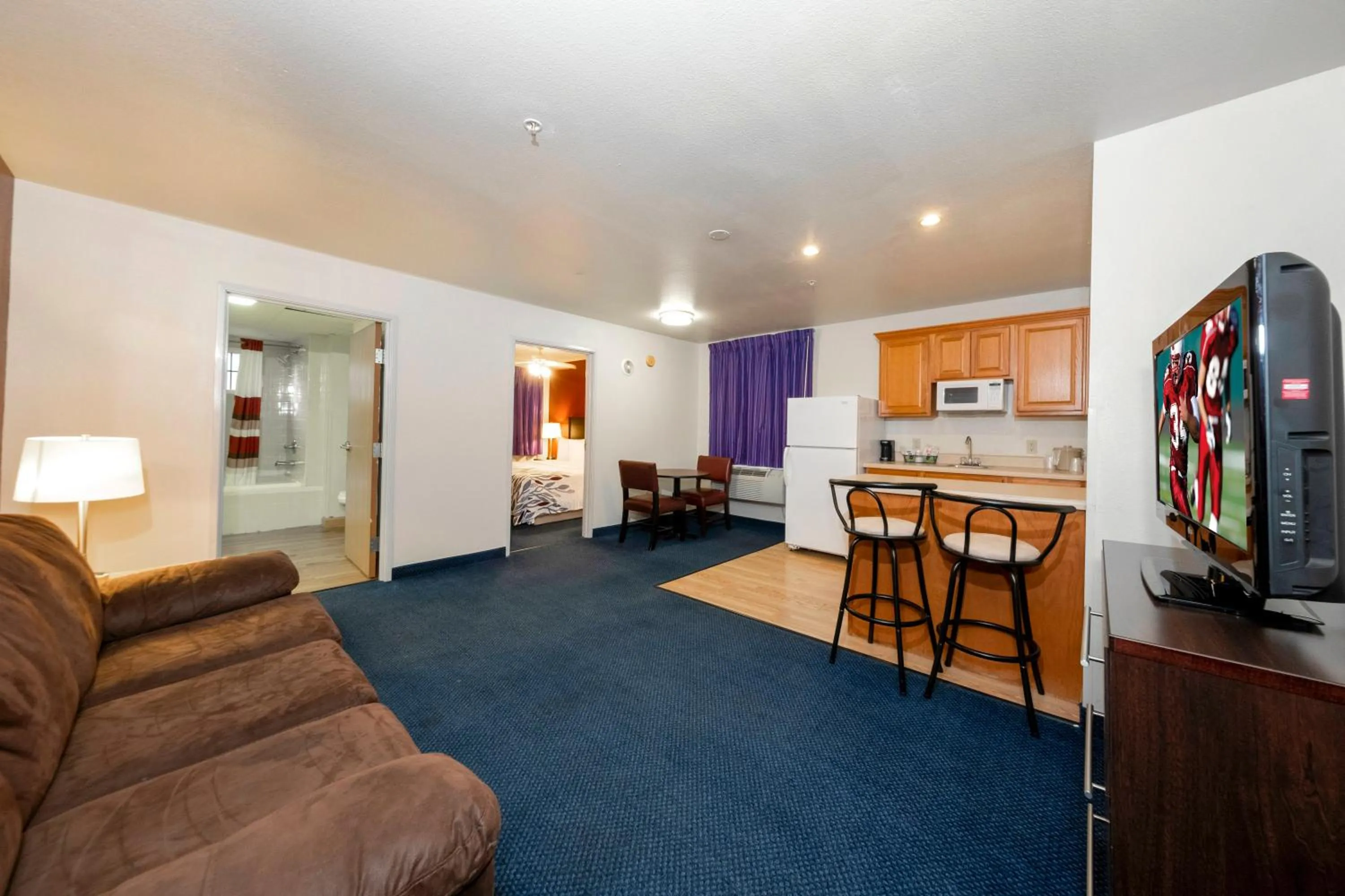 Photo of the whole room in Red Roof Inn St Robert Ft Leonard Wood