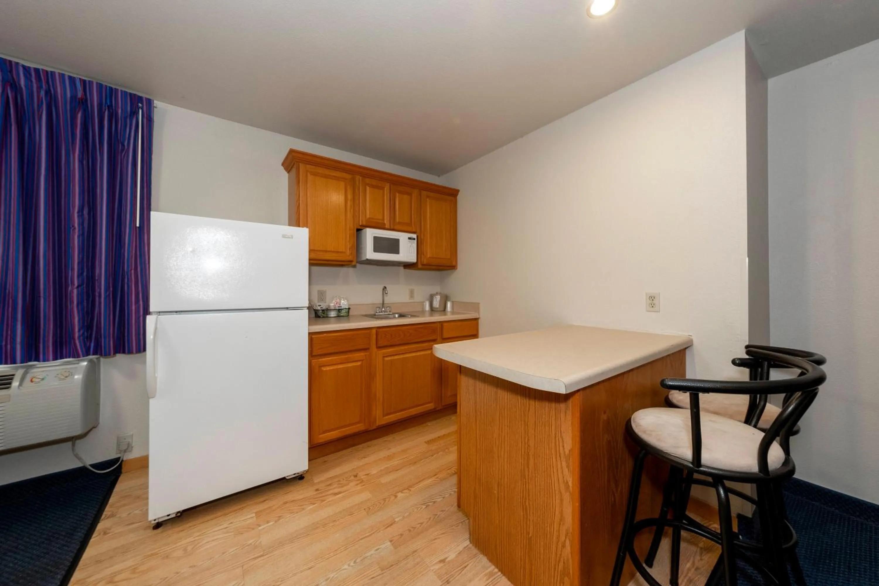 Photo of the whole room in Red Roof Inn St Robert Ft Leonard Wood