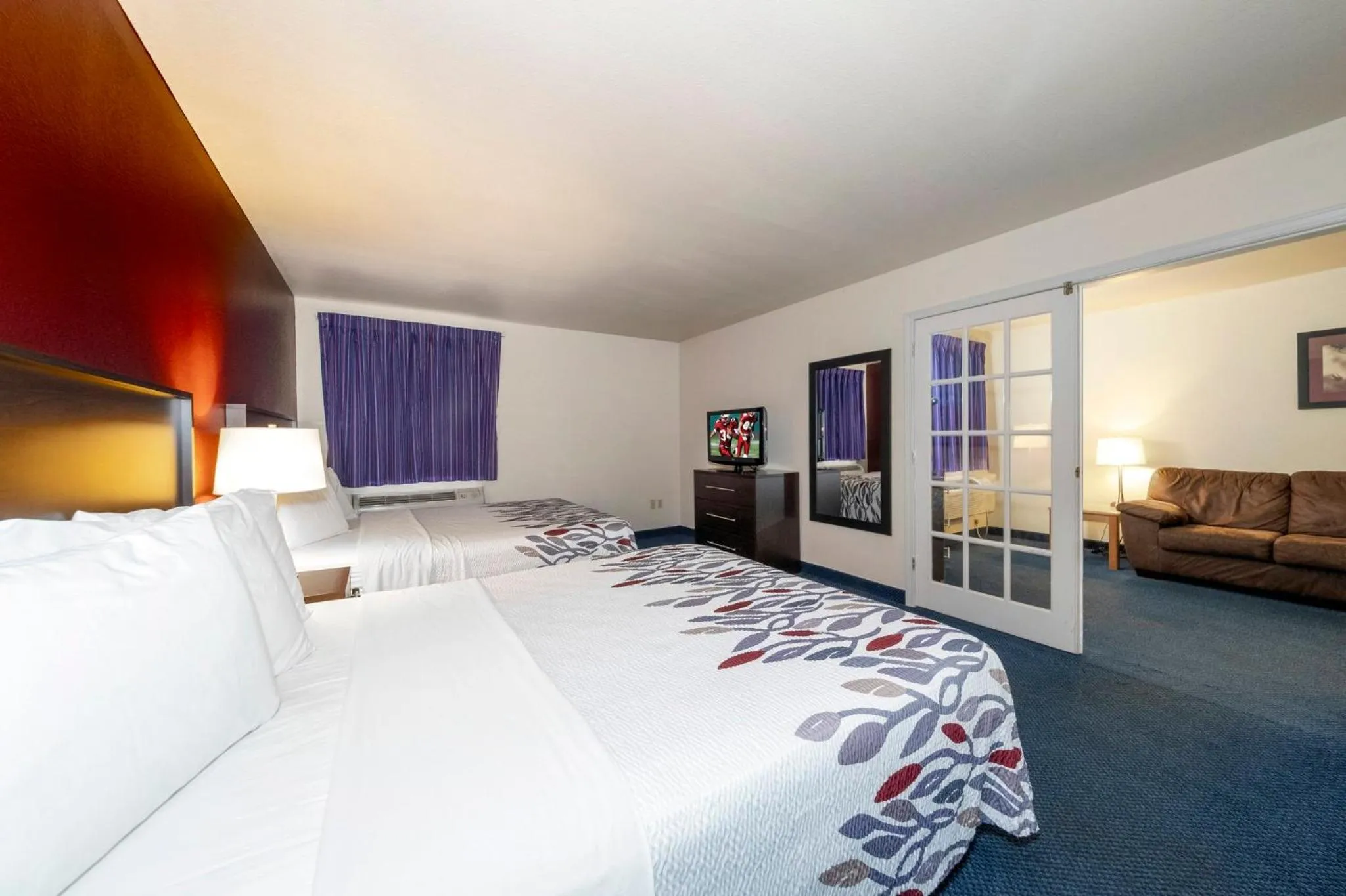 Photo of the whole room in Red Roof Inn St Robert Ft Leonard Wood