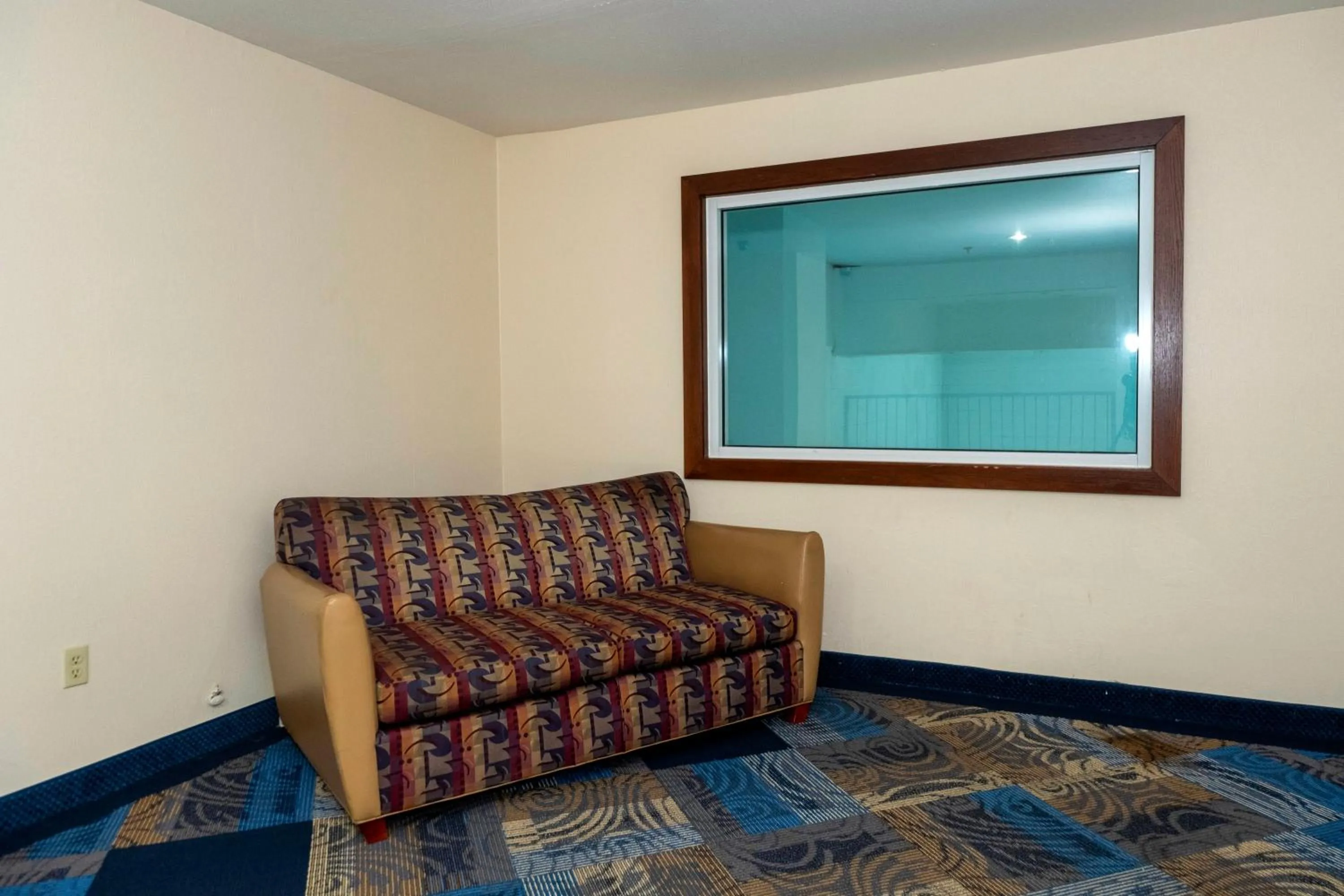 Decorative detail in Red Roof Inn St Robert Ft Leonard Wood