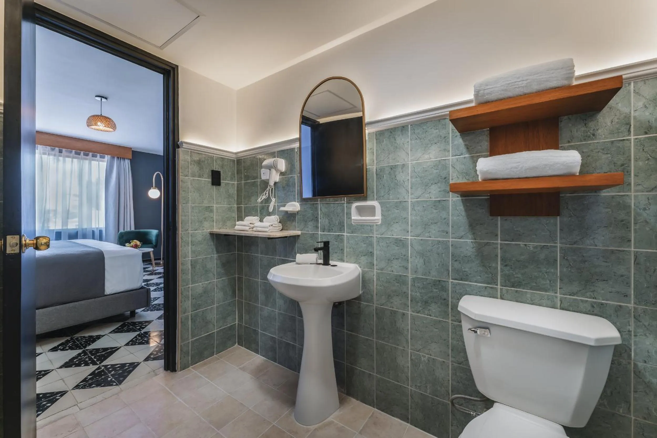 Shower in Gran Hotel Panamericana, Mérida