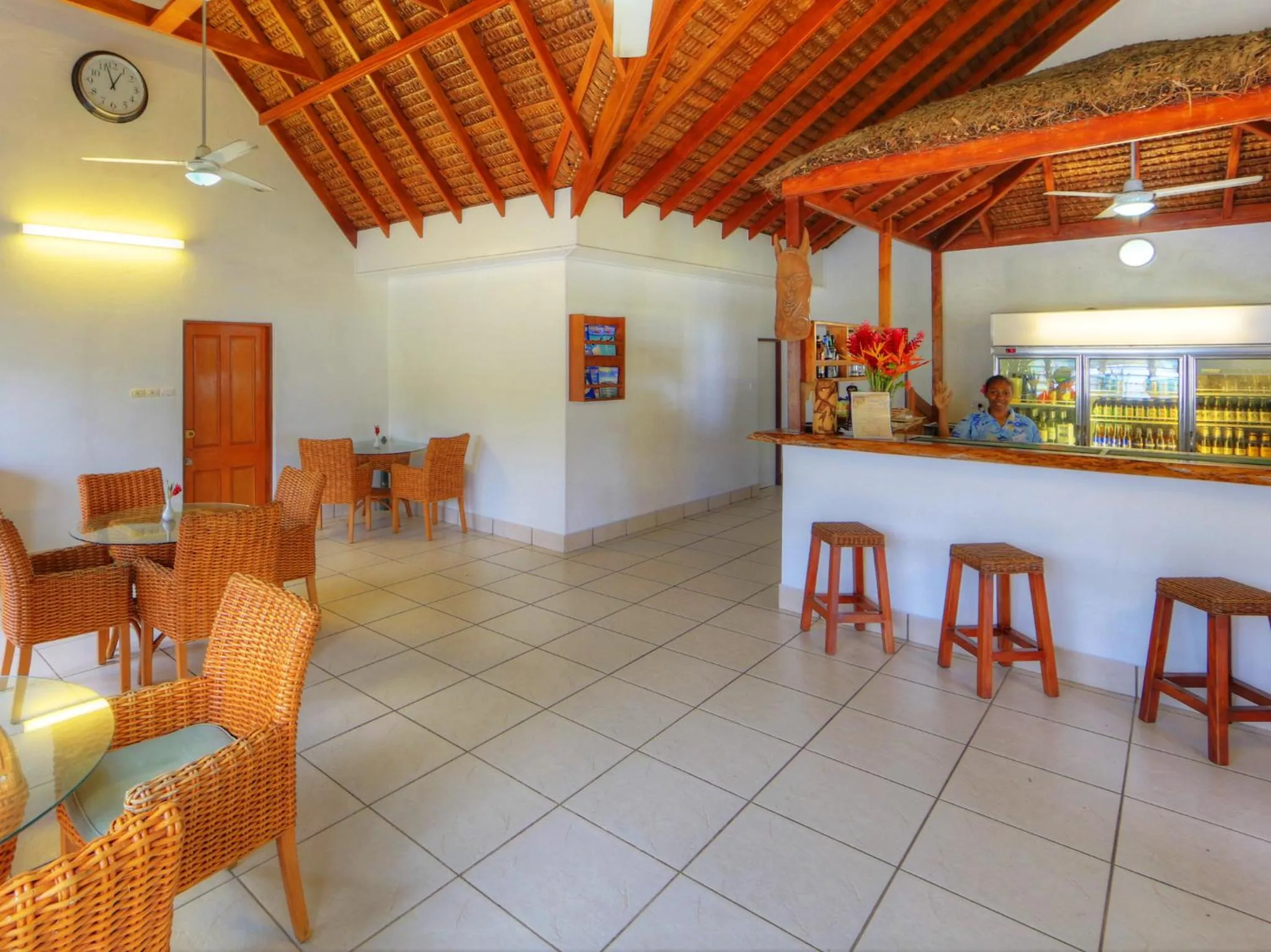 Restaurant/places to eat in Beachfront Resort