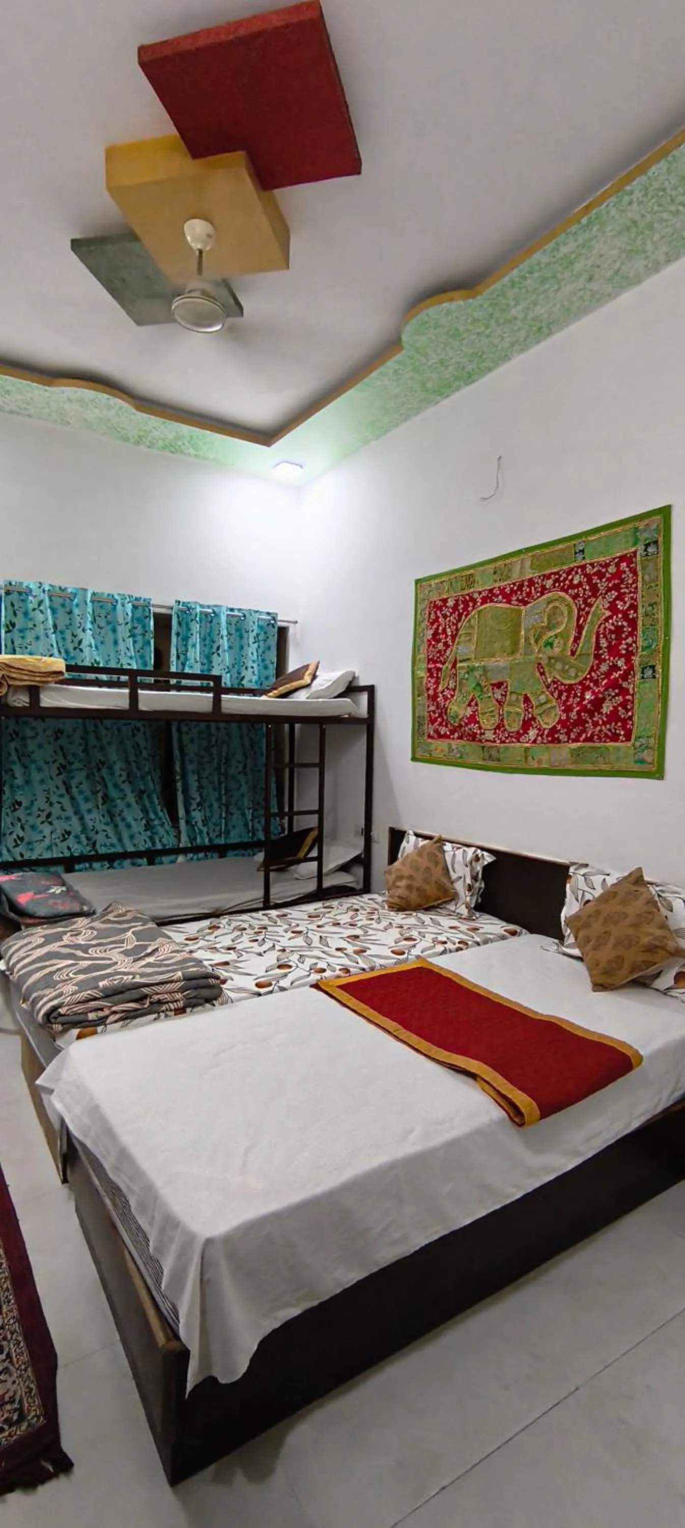 Photo of the whole room, Bed in Hotel Tofu safari